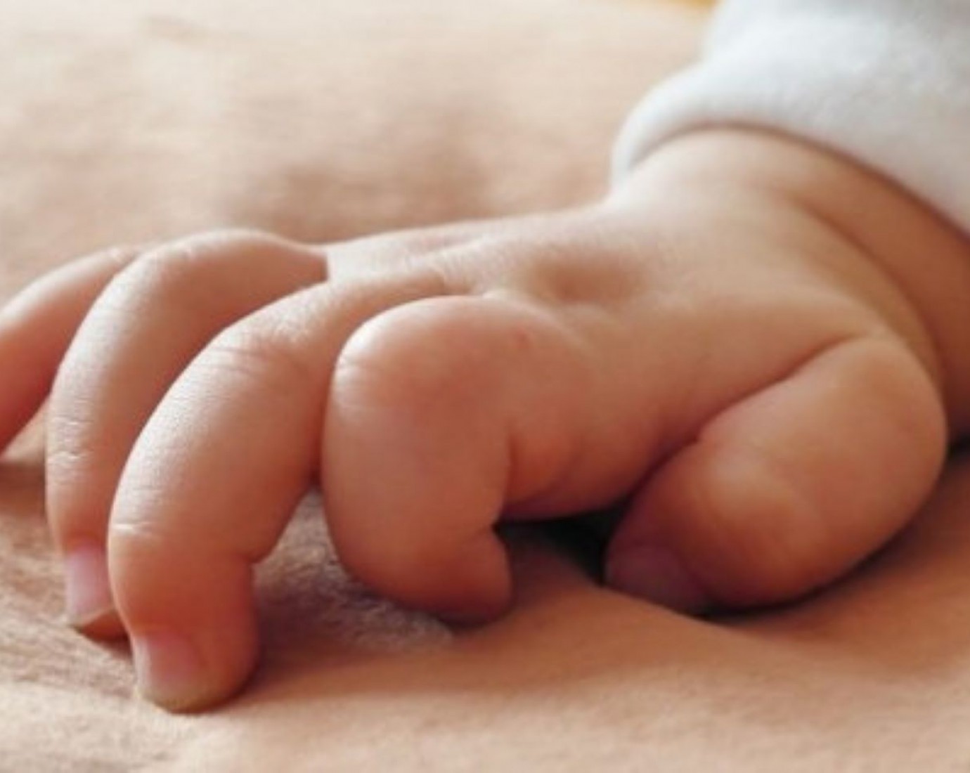 Abigail Guzmán, tiene el 60% del cuerpo quemado y necesita ayuda urgente