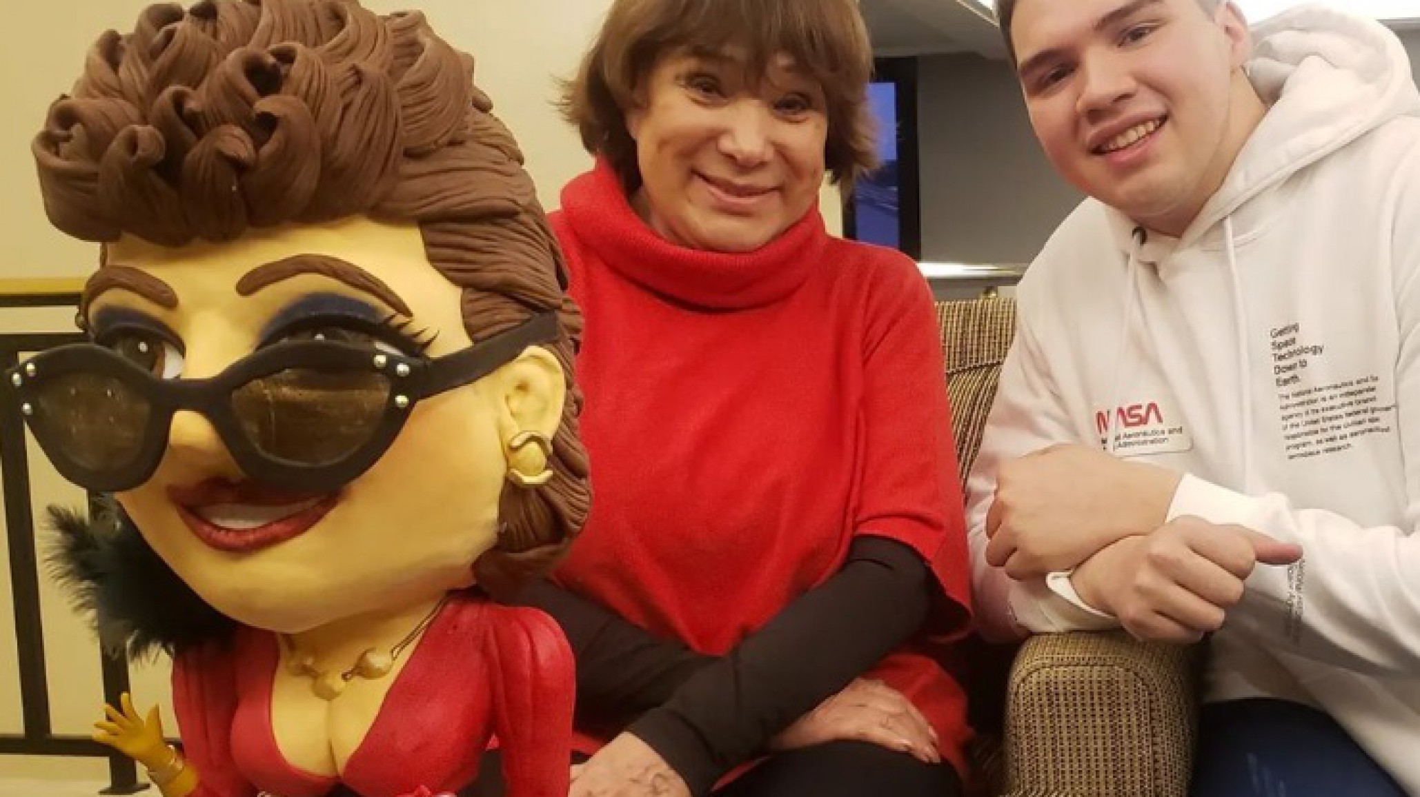 Gastón Salas, el ganador de de Bake Off recibió a Blum con Norita