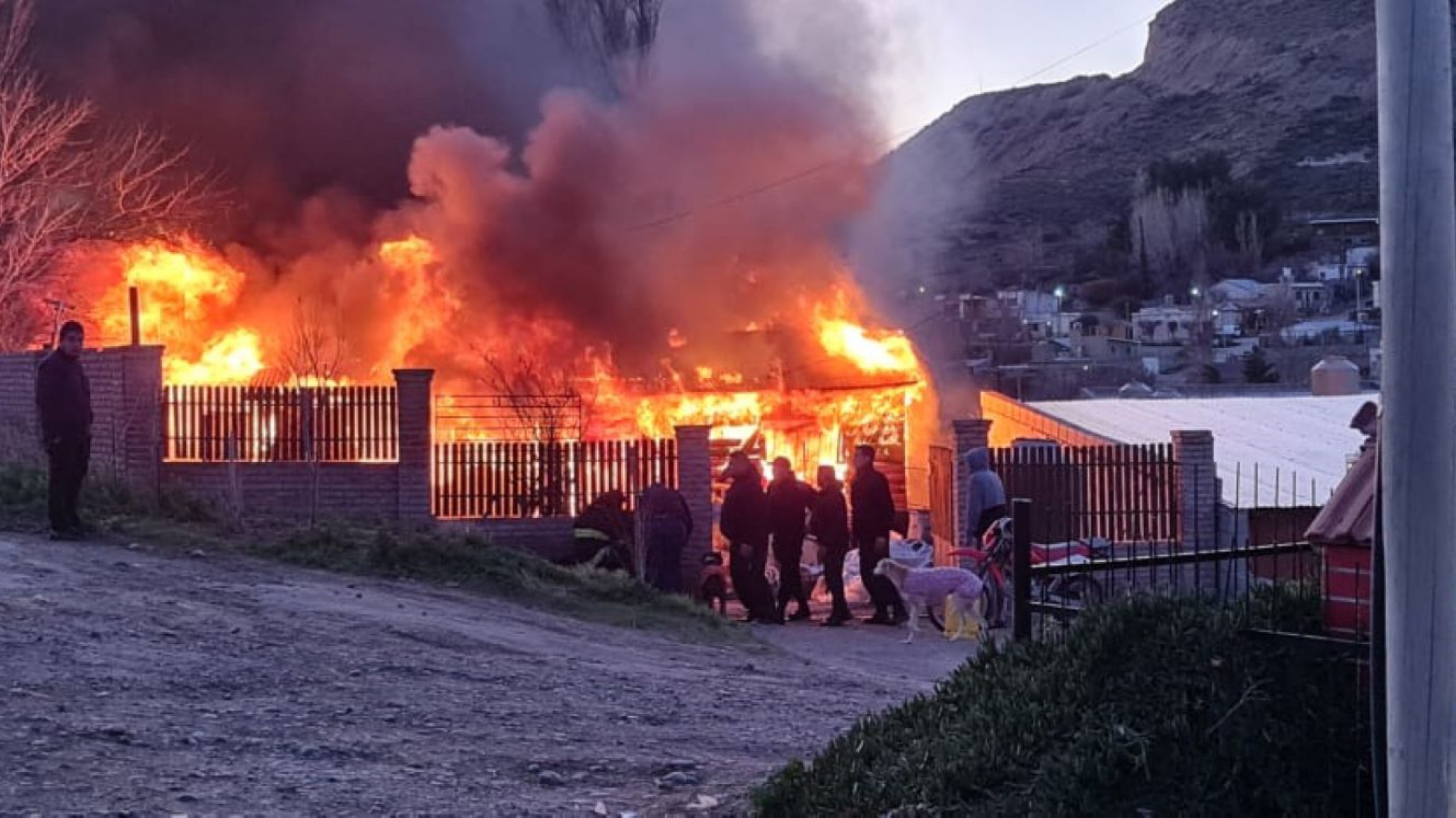 Por incendio en Barrio Laprida de desplegaron dos dotaciones de bomberos