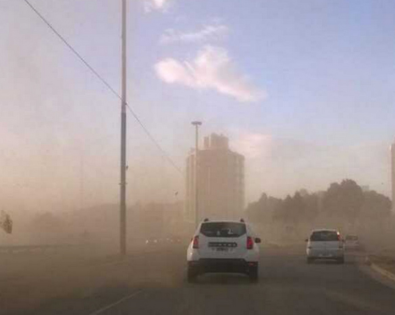 Miércoles gris y con ráfagas de hasta 80 km/h: sin lluvias pero con viento intenso
