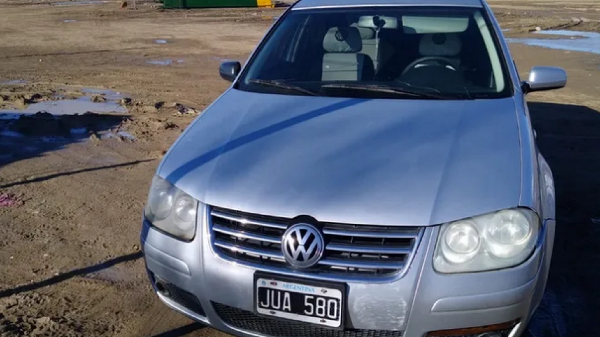 Buscan auto de hombre estafado “le pagaron con transferencia bancaria falsa”