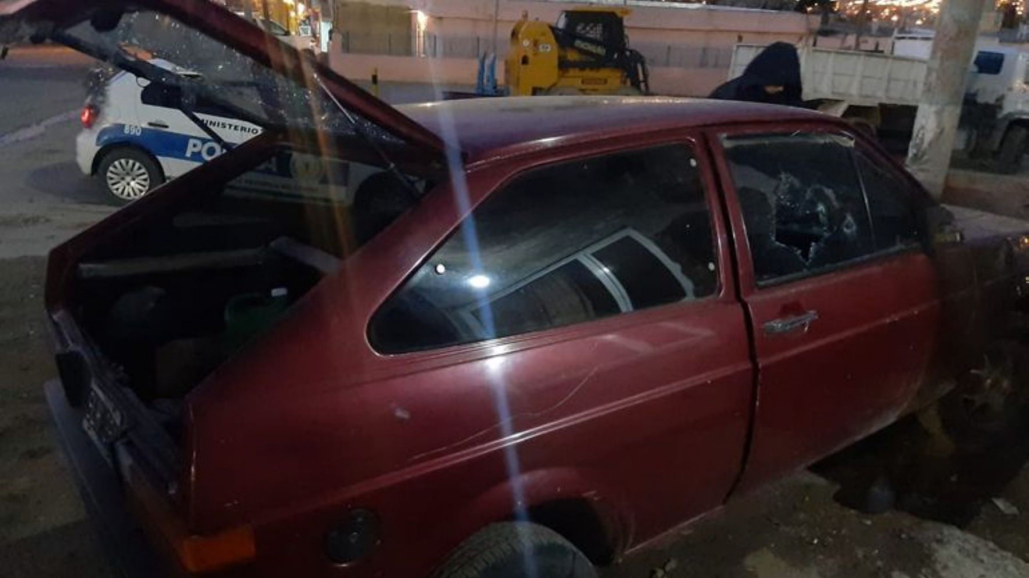 Le balearon la casa y el auto mientras dormía