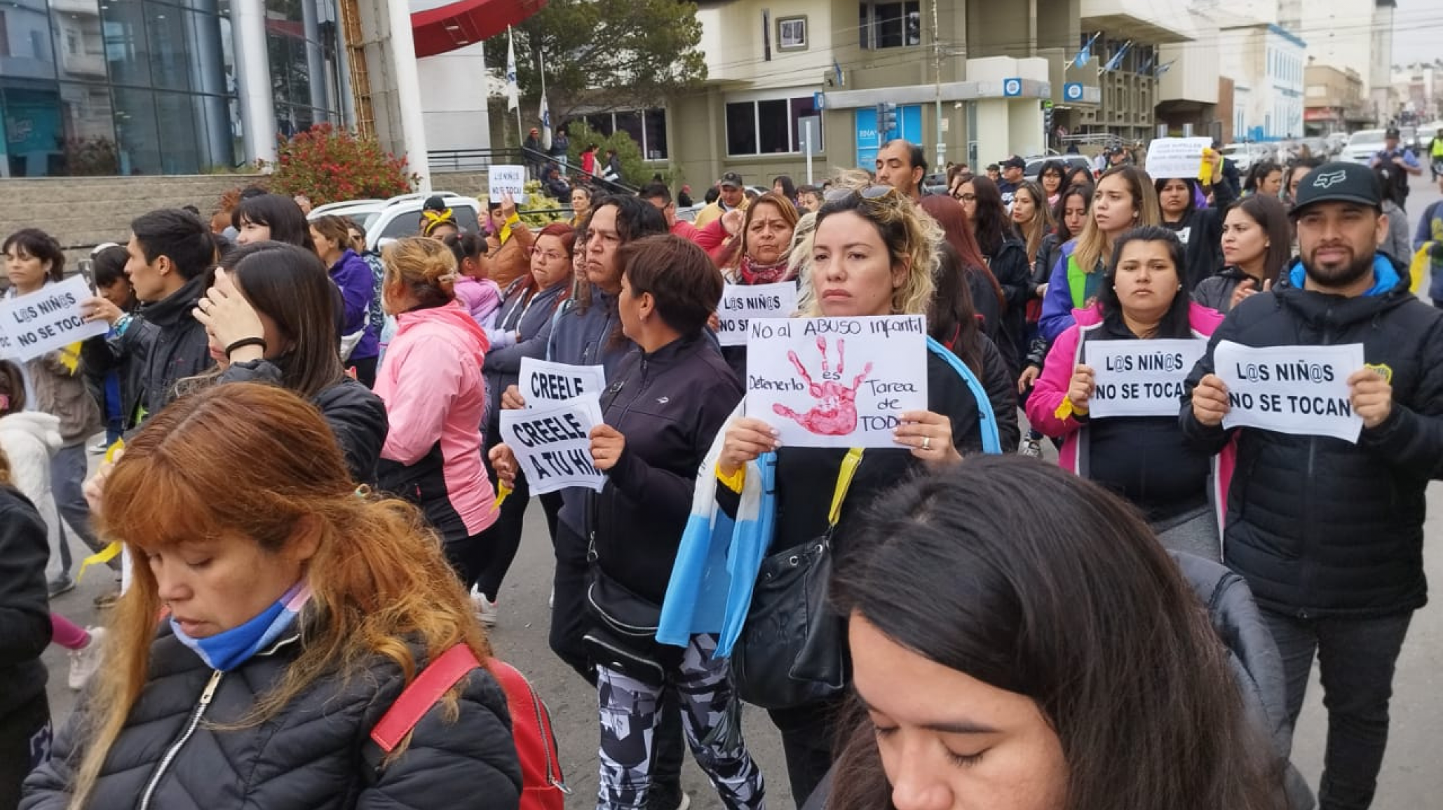 Abuso en Jardín 406: padres pidieron respuestas frente a Fiscalía