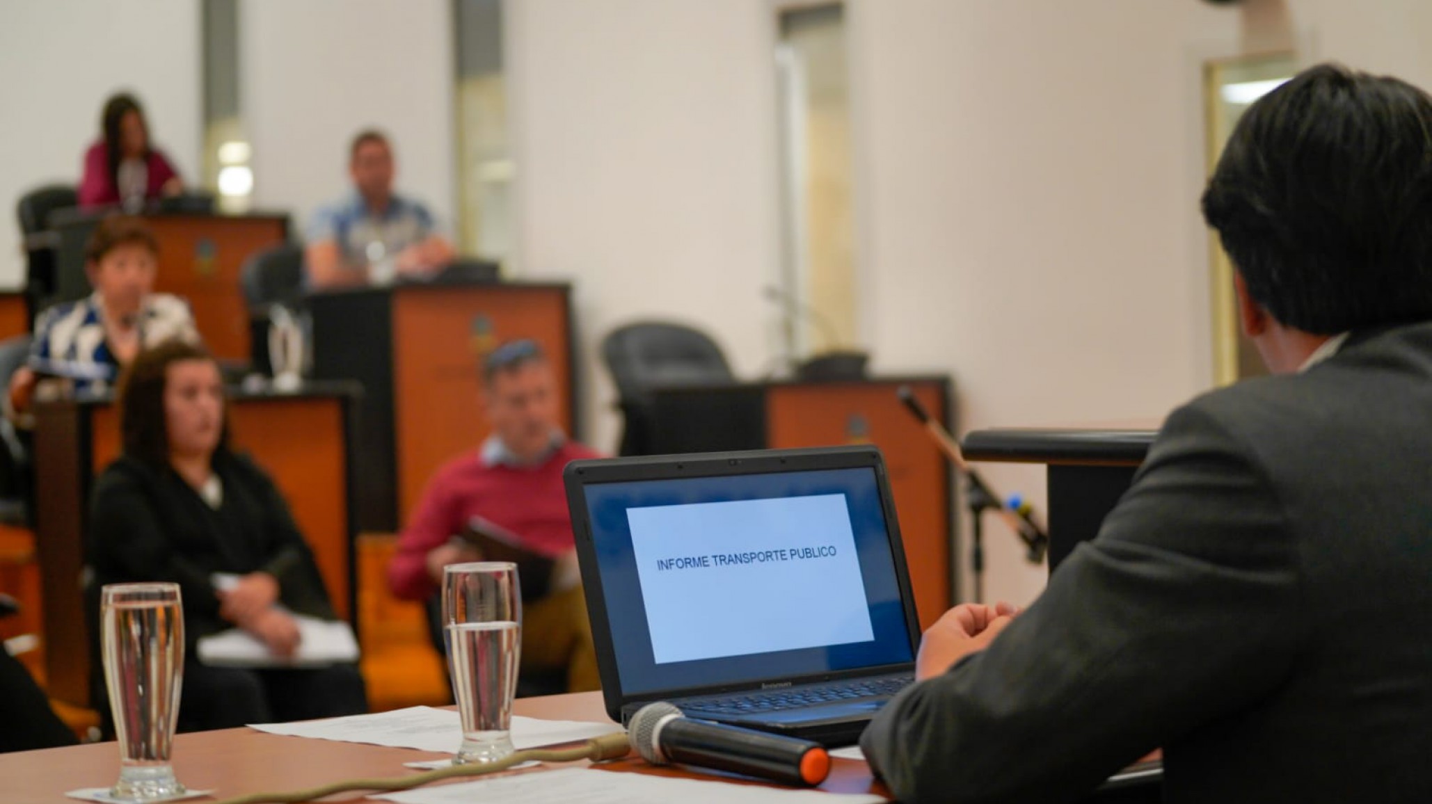 Comenzó la audiencia pública por el aumento de transporte
