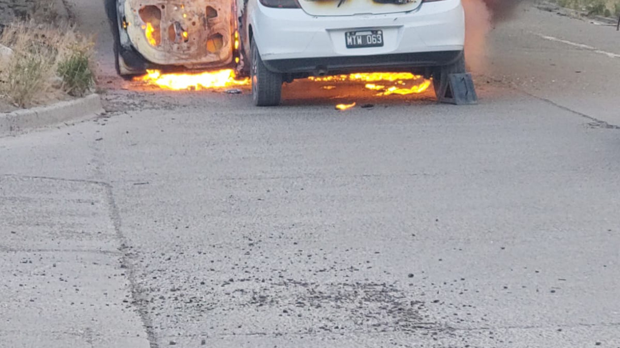 Incendio: un auto fue robado el martes y apareció envuelto en llamas