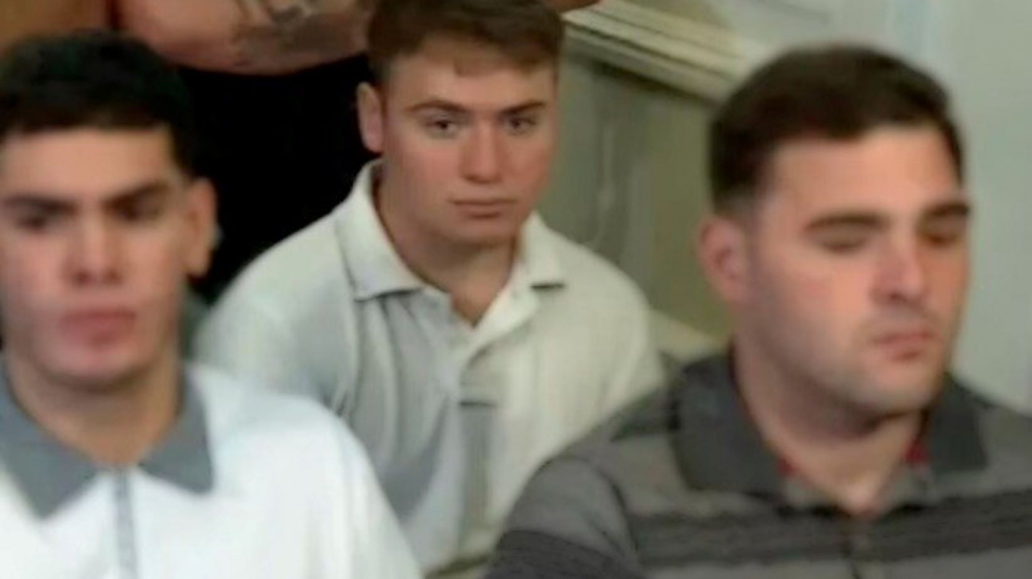 Tras la frase de Pertossi, Burlando preguntó “¿la defensa empieza a embarrar la cancha?”