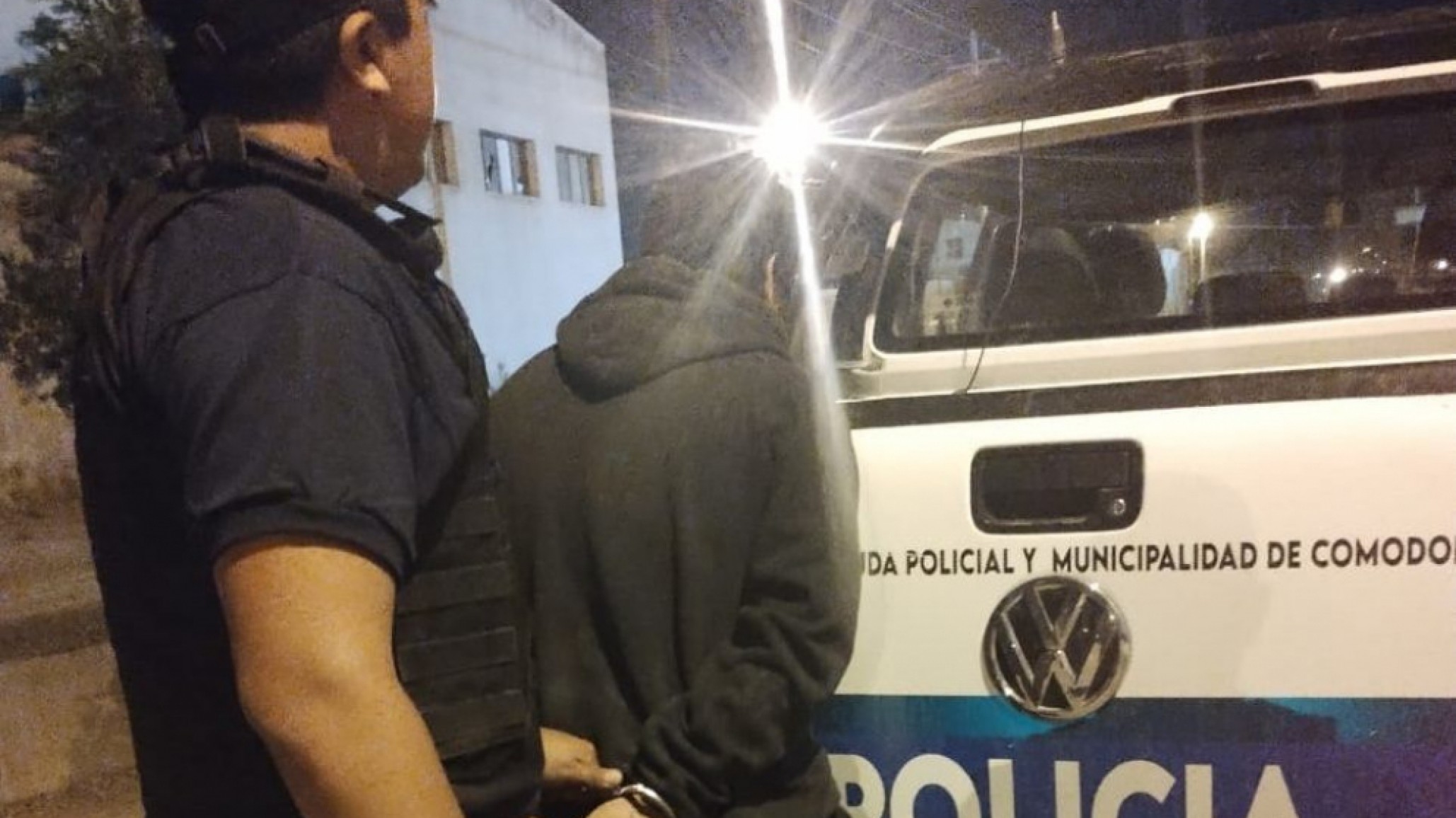 Sujeto quedó detenido por intentar robar rueda, “el vecino vio todo” y llamó a la policía