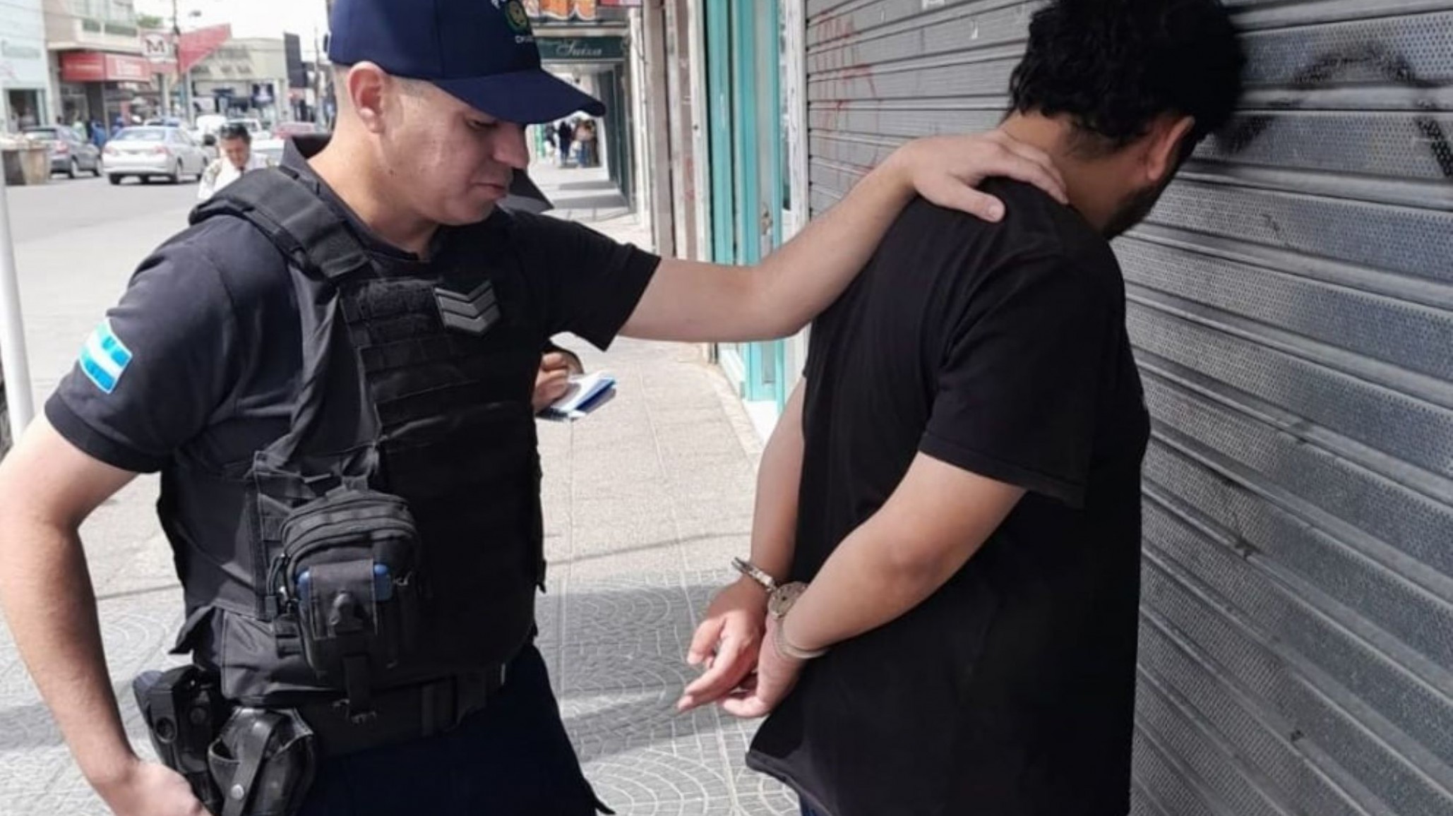 Estafa: empleado “falso” de super le pidió dinero para electrodomésticos y no se los entregó