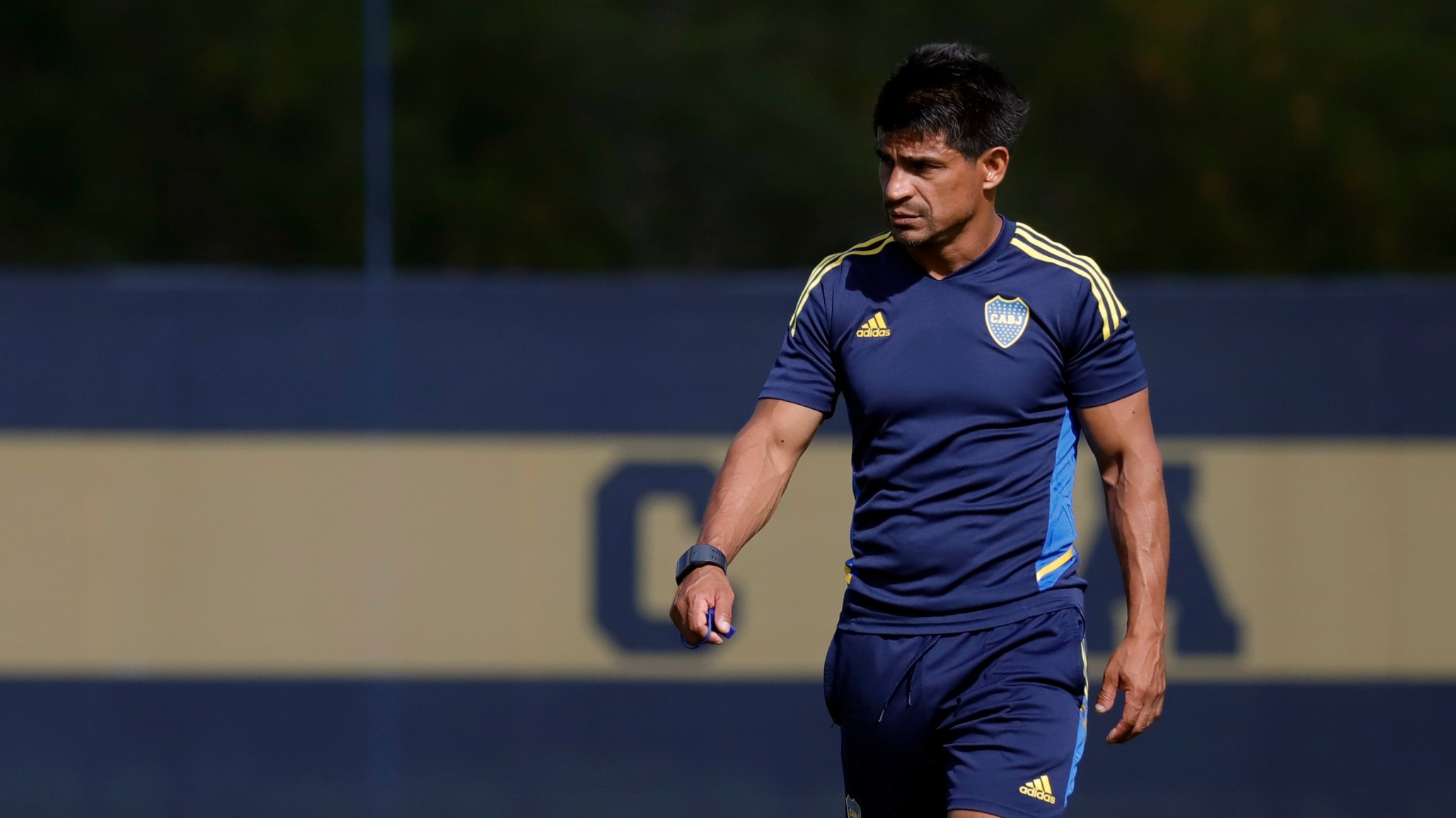 Hugo Ibarra dejó de ser el entrenador de Boca Juniors