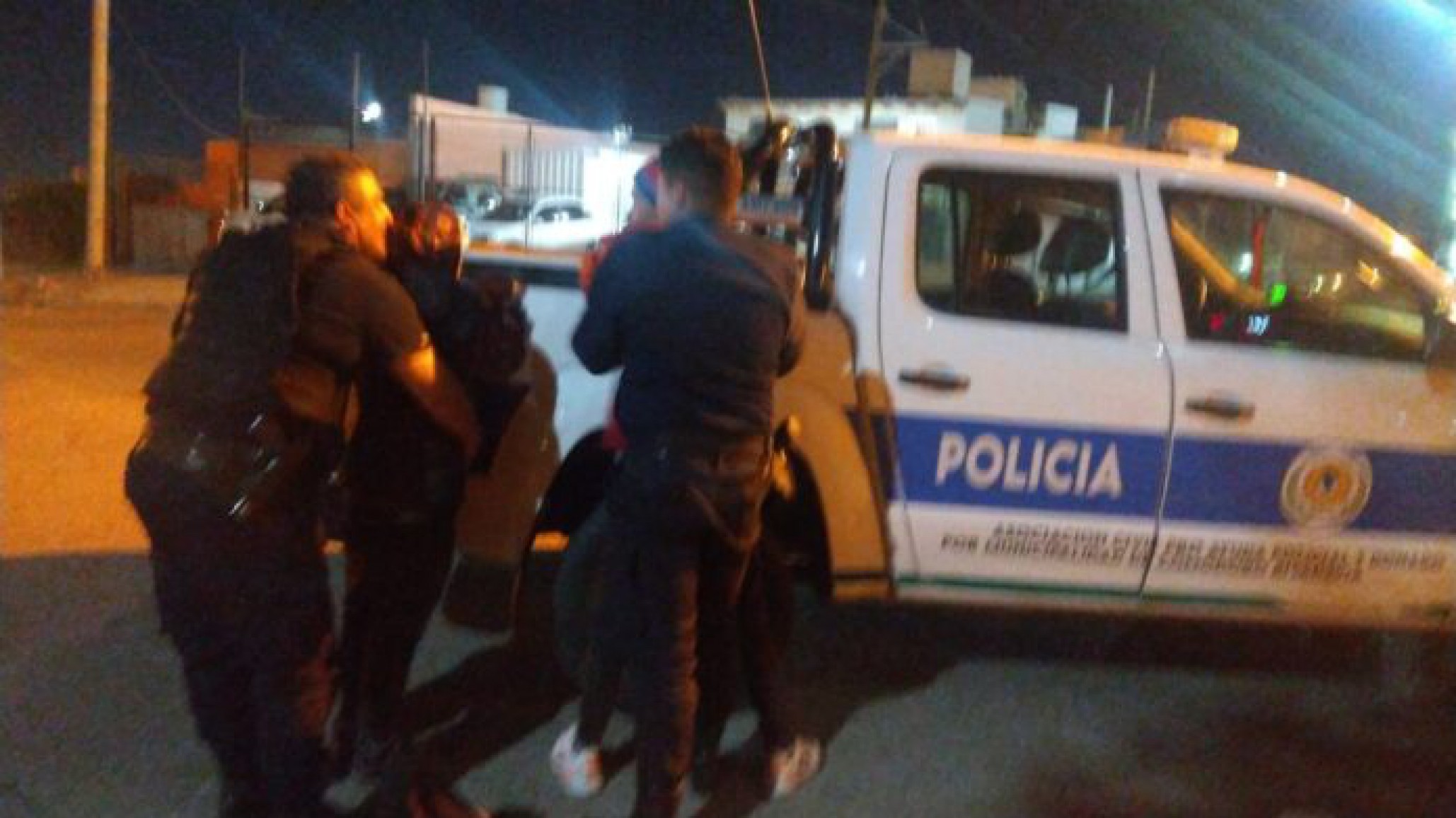 Ebrio quedó detenido por invitó a pelear a la policía