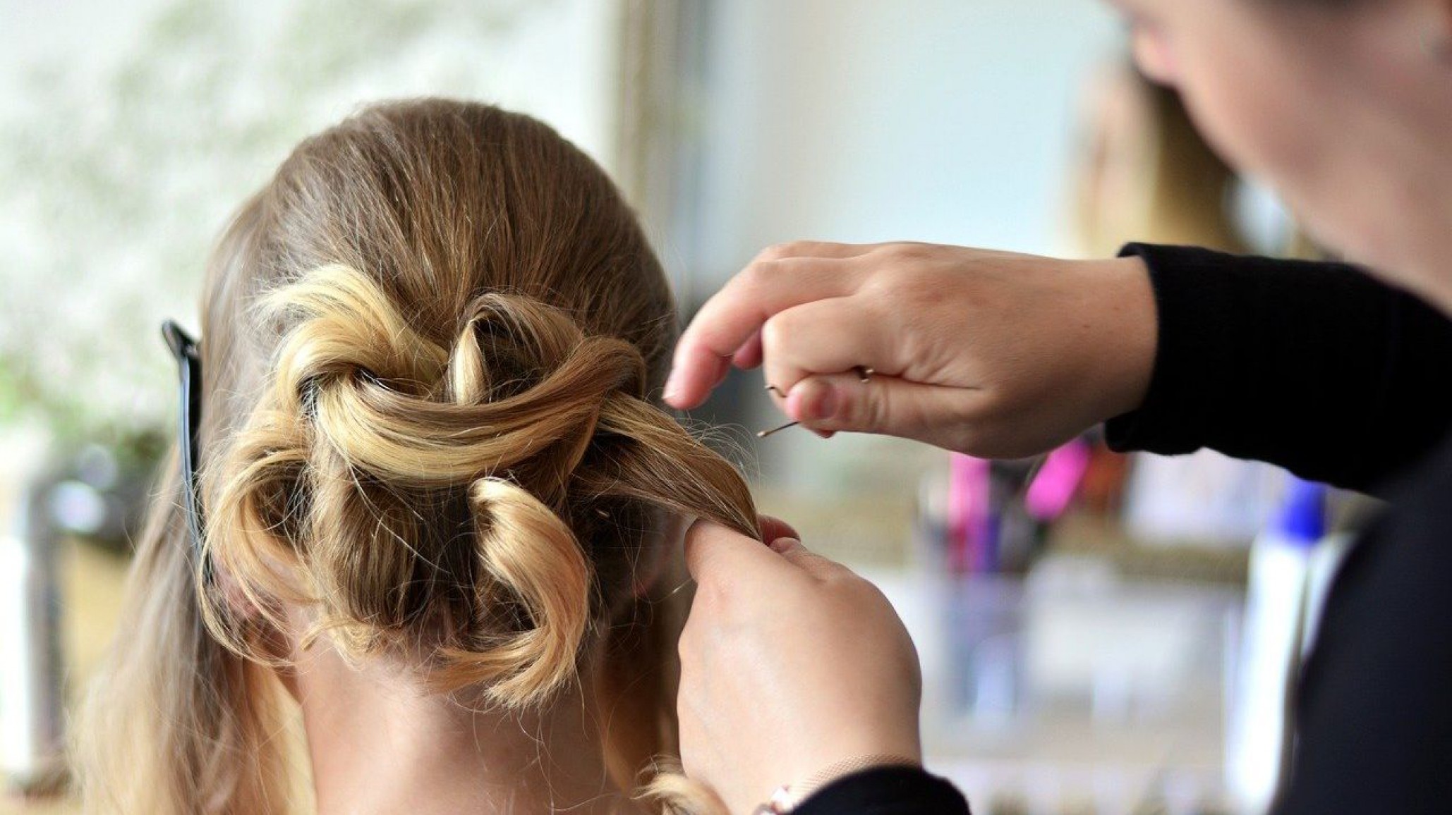 Peluquero acusado de abuso sexual a menor de 13 años