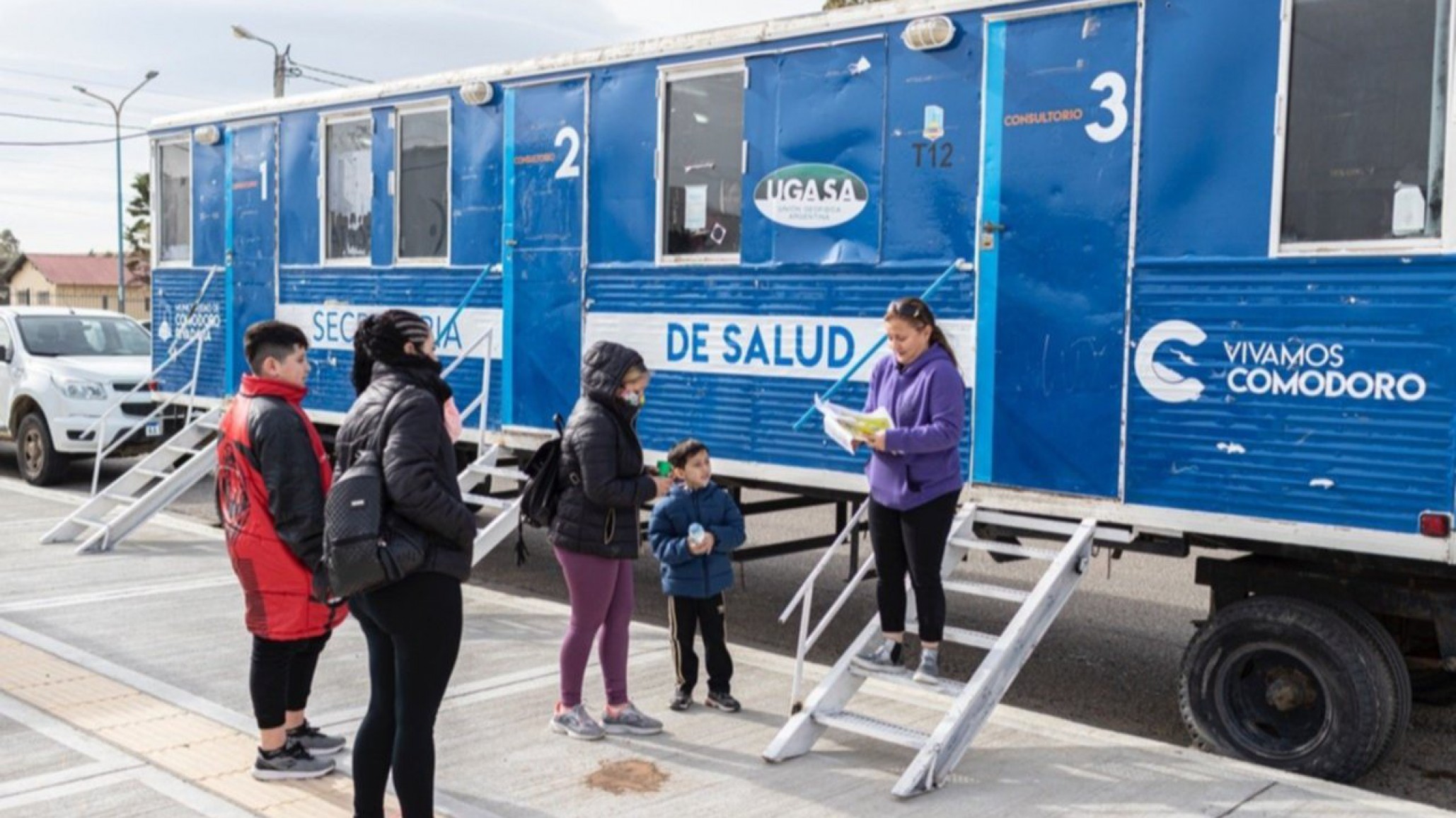 El mega trailer de Salud comenzó a funcionar en el Centro de Encuentro de Km 8