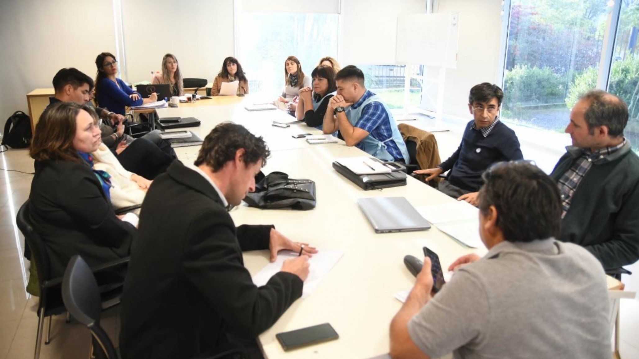 Paritarias docentes en Chubut: Tres gremios aceptaron la propuesta del Gobierno, pero ATECH y AMET la rechazaron