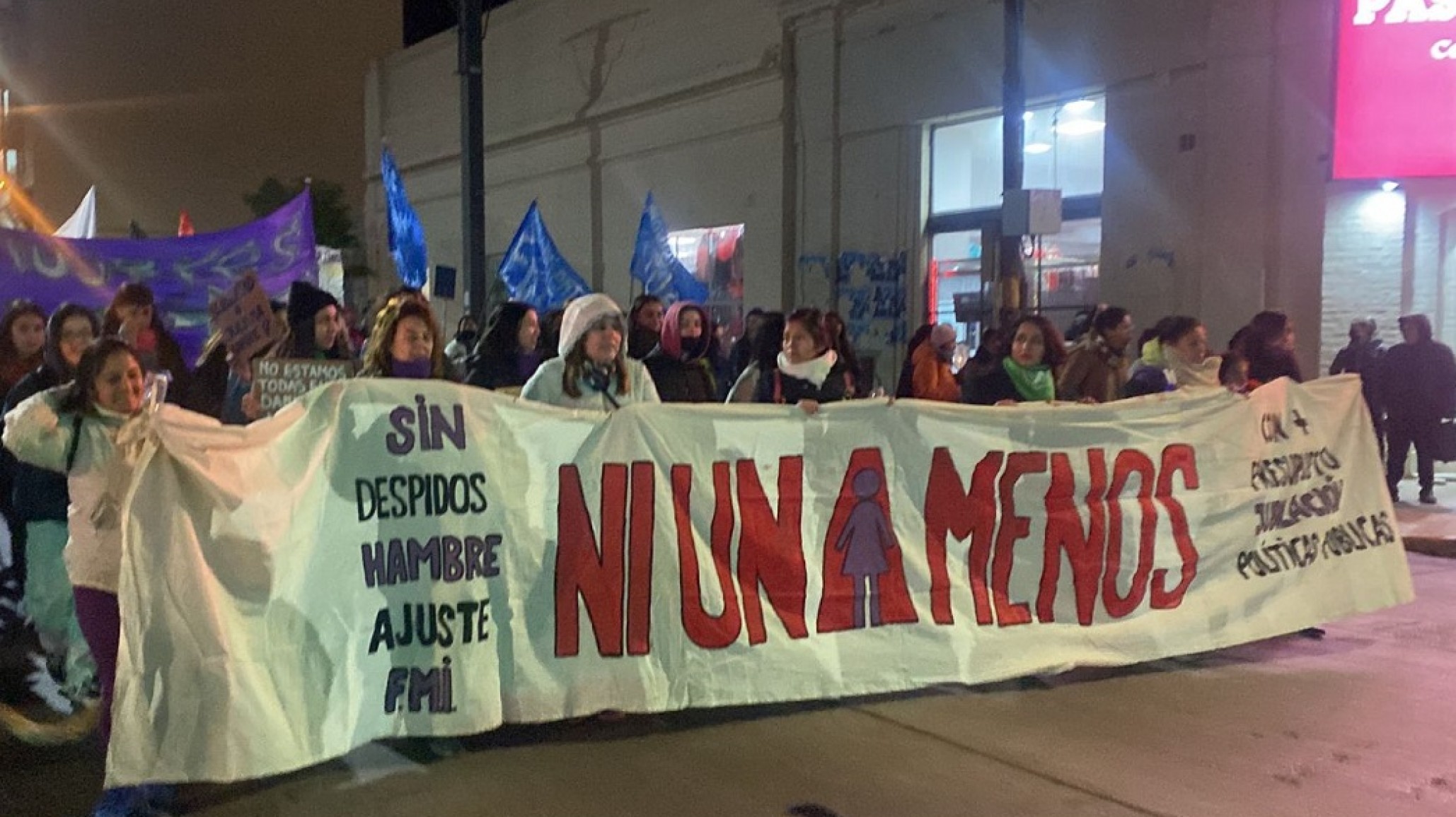 A ocho años del primer Ni Una Menos, Comodoro marchó en contra de la violencia de género
