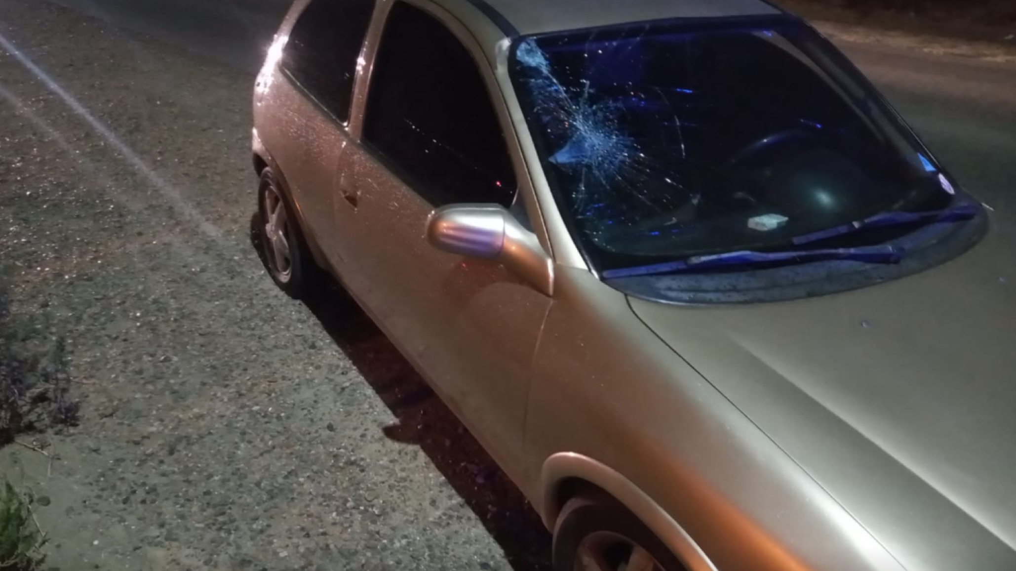 Iba con su auto y en plena ruta se le cruzó una persona