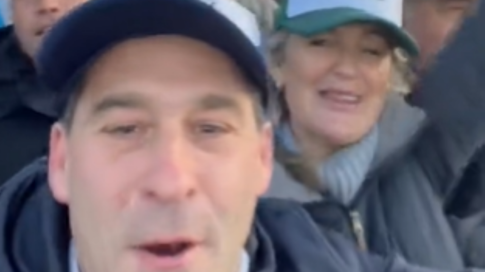 Juan Pablo Luque en su cierre de campaña llamó a “poner arriba Chubut”