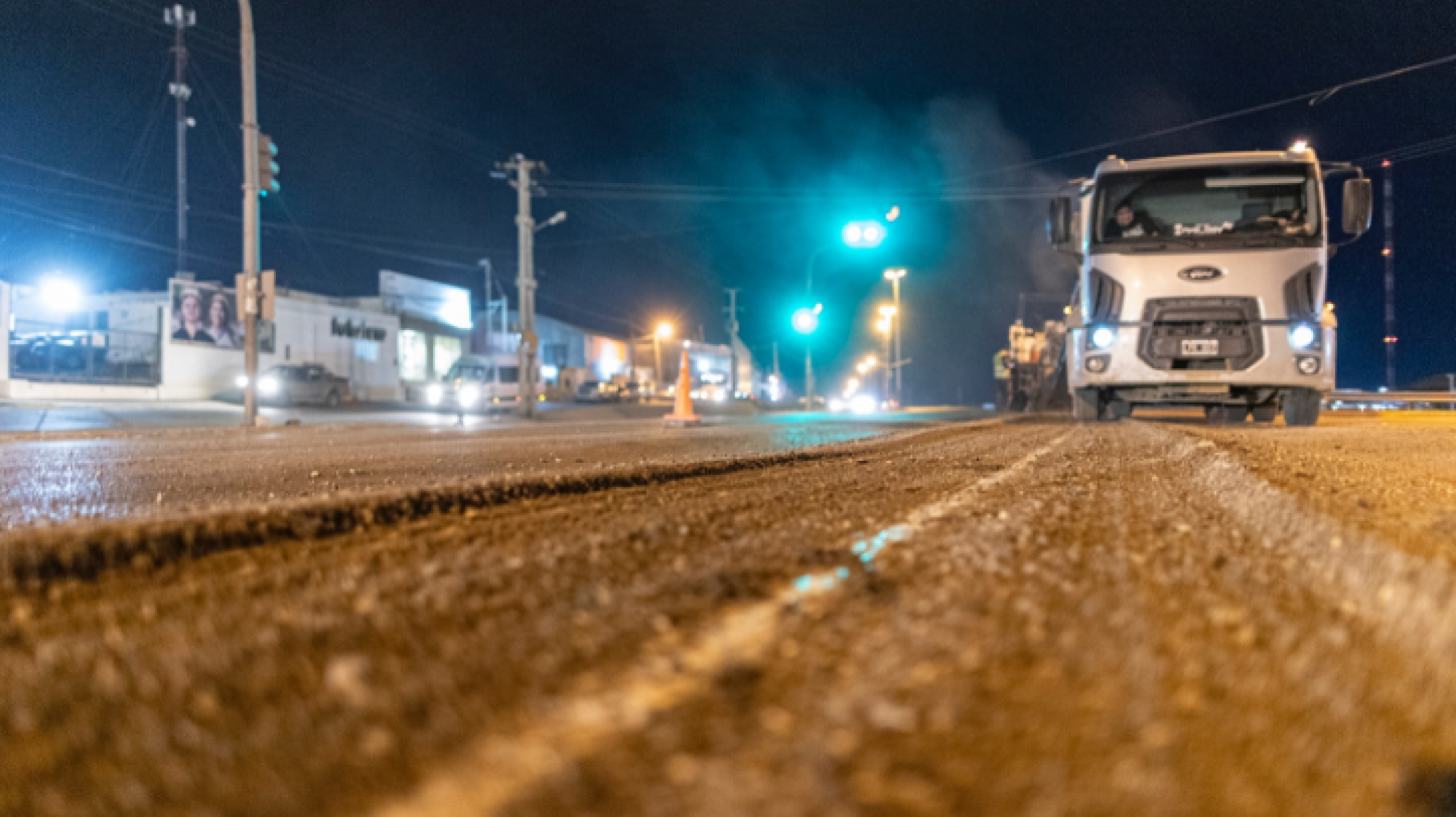 El reasfaltado de la Ruta Nacional N° 3, el municipio lo hace en horario nocturno