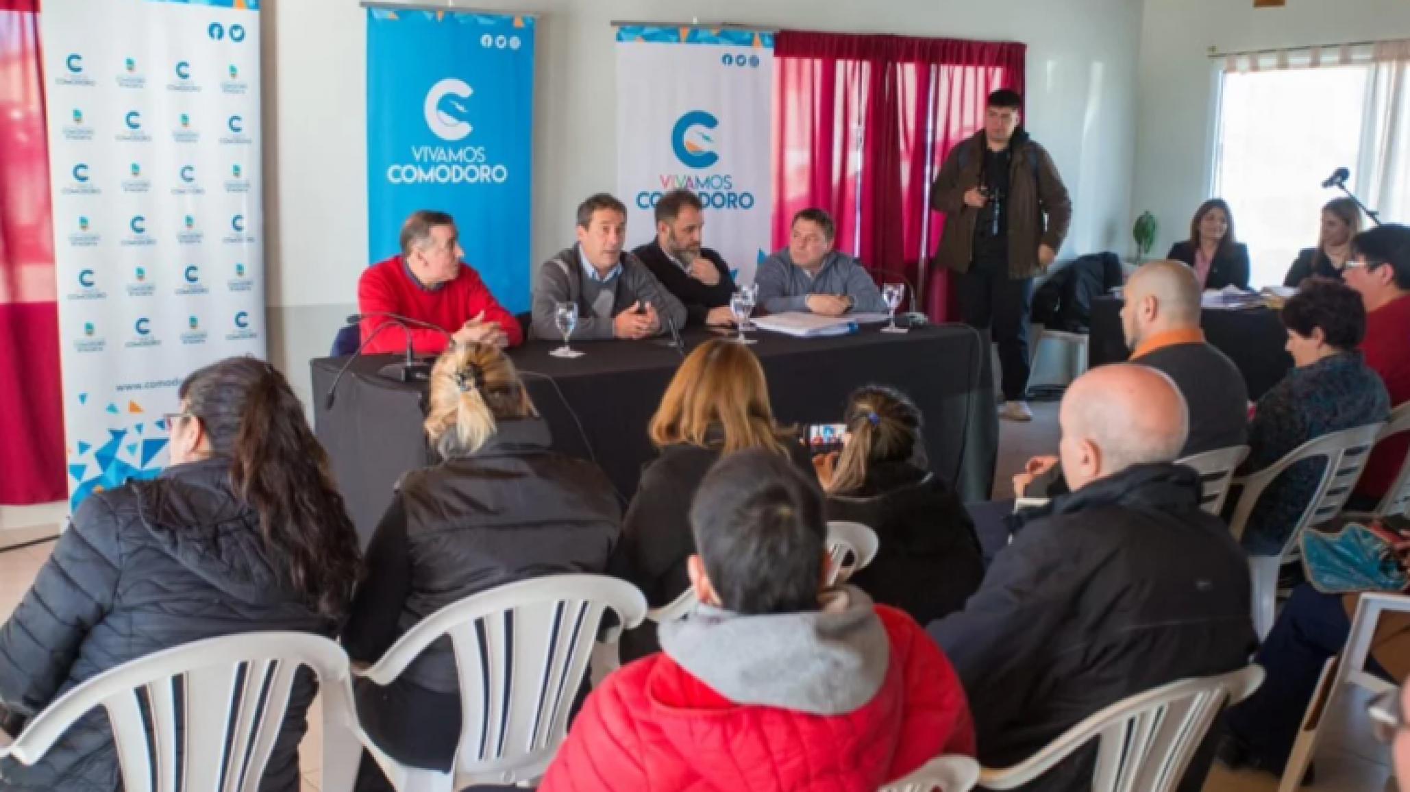 Luque hizo hincapié en “la transparencia en cada acto licitatorio?