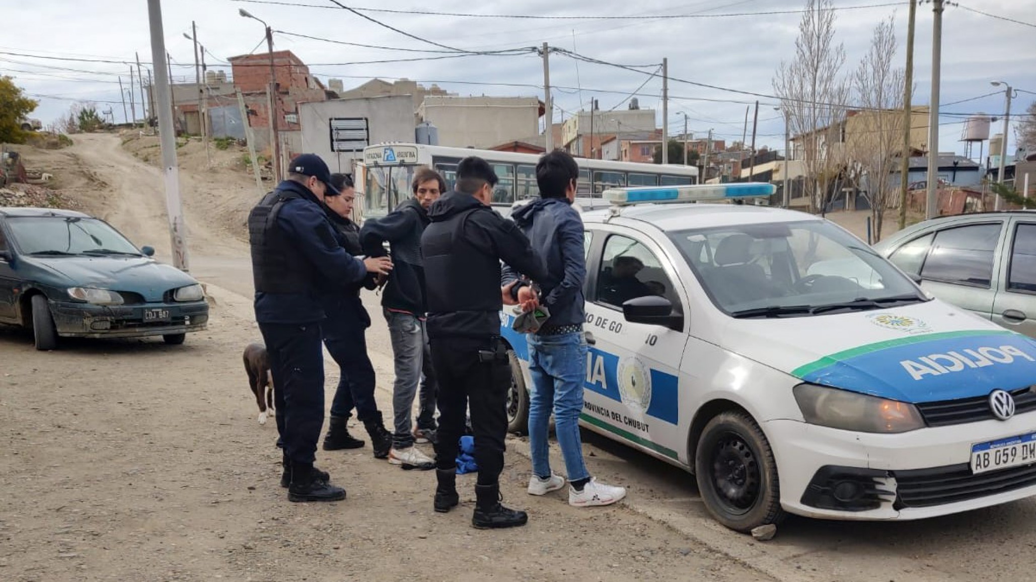 Dos detenidos por asaltar y golpear a un joven
