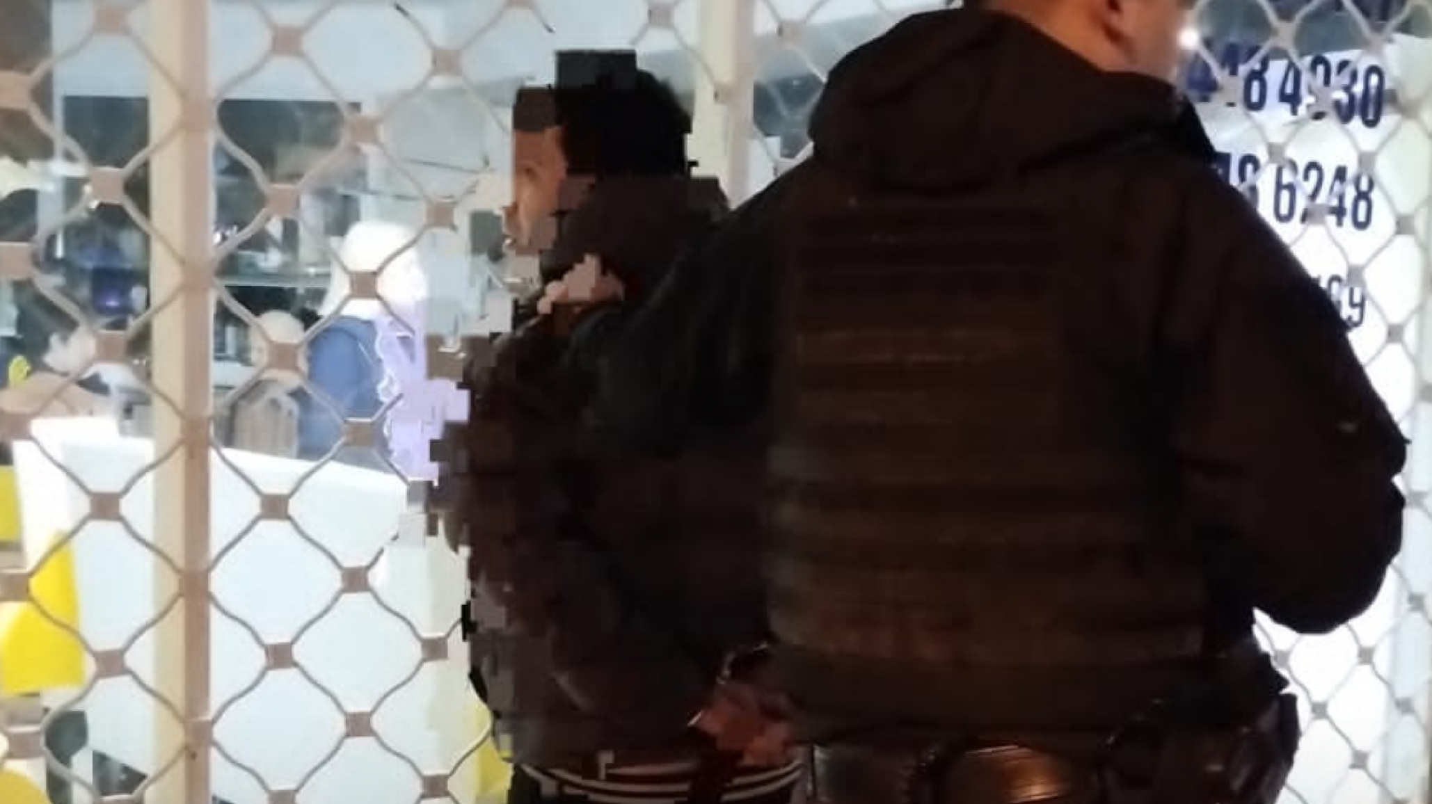 Quedó detenido por robar con inhibidores en estacionamiento de supermercado