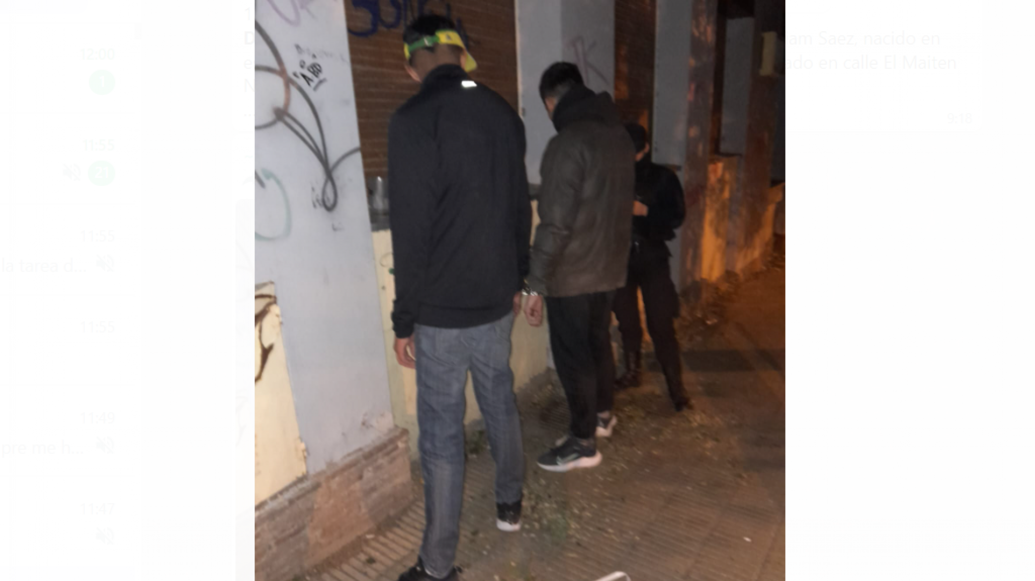 Dos detenidos por robo: la policía los atrapó cuando estaban escondidos en el techo de un quincho