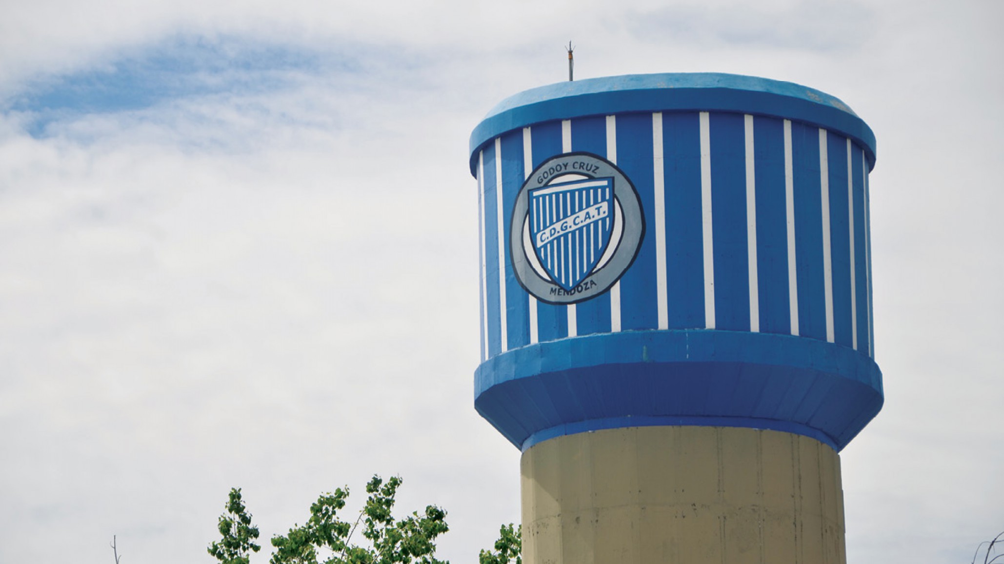 Dos futbolistas de Godoy Cruz fueron denunciados por abuso sexual