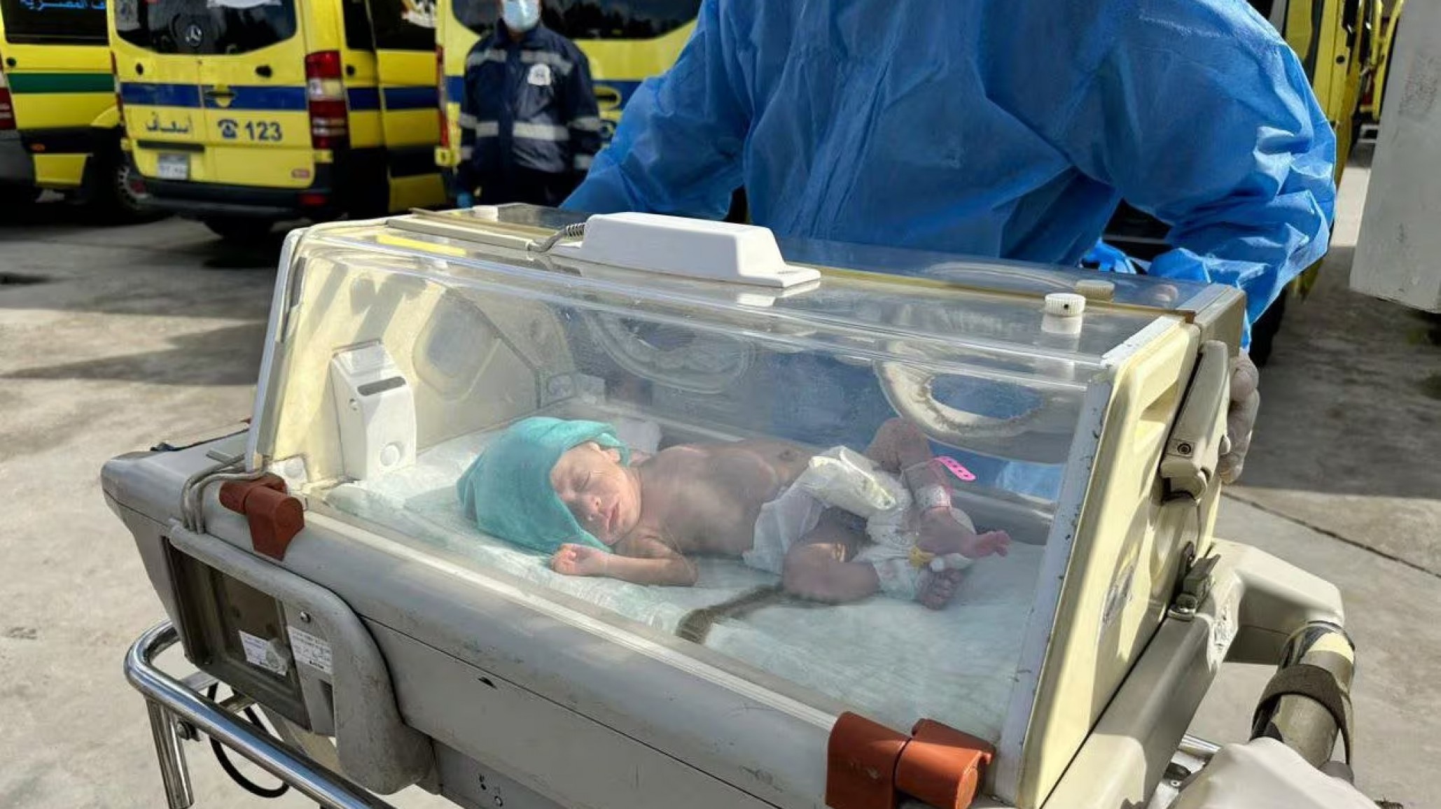 Ataque de Israel a hospital en Gaza: 31 bebés prematuros son evacuados