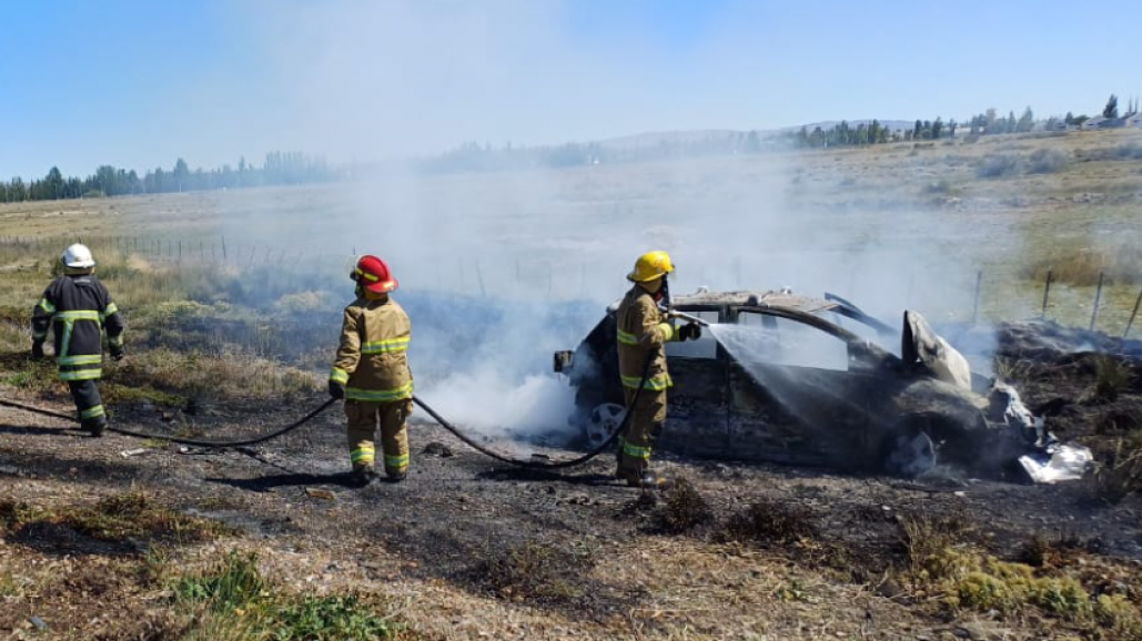 Octogenario Explicó Porque Volcó Y Su Auto Quedó En Medio Del Fuego ...