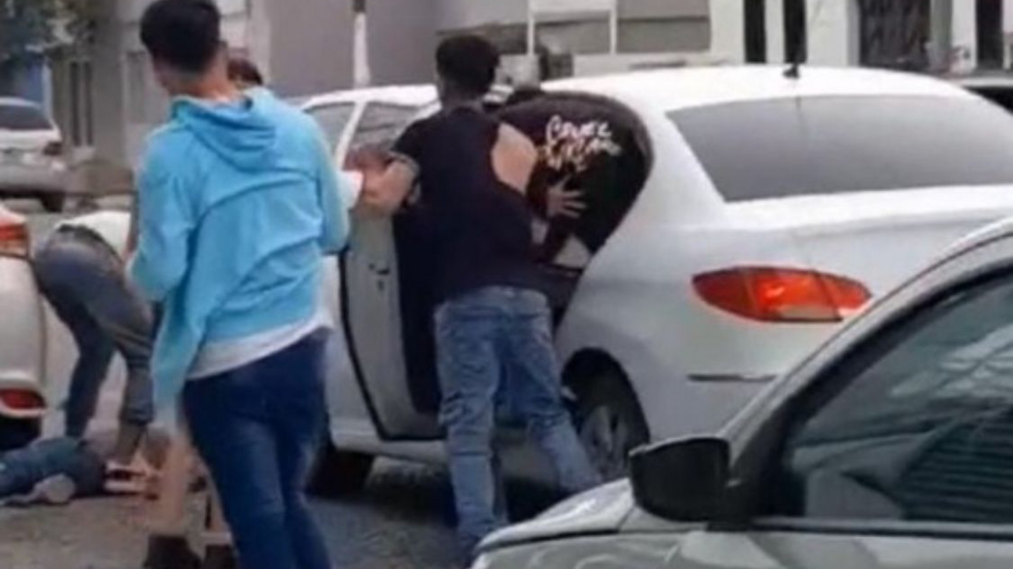 Golpiza brutal: están cerca de otro agresor y apareció un dato clave