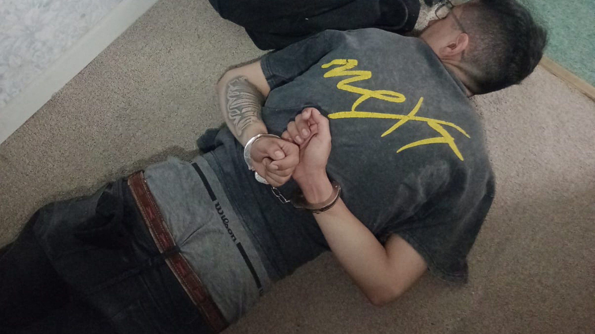 ¡Con las manos en la masa! Los sorprendieron robando en una casa