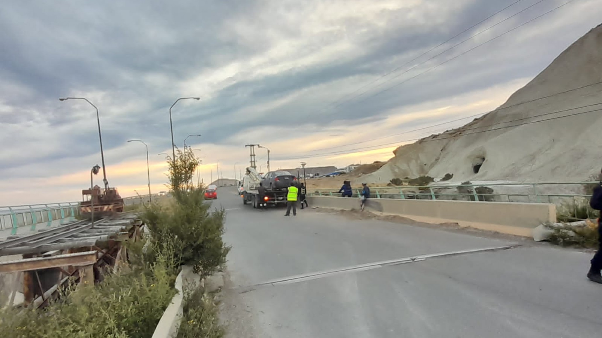 ¡Qué peligro! Manejaba con 1.89 g/l de alcohol en sangre y se despistó en el puente General Belgrano