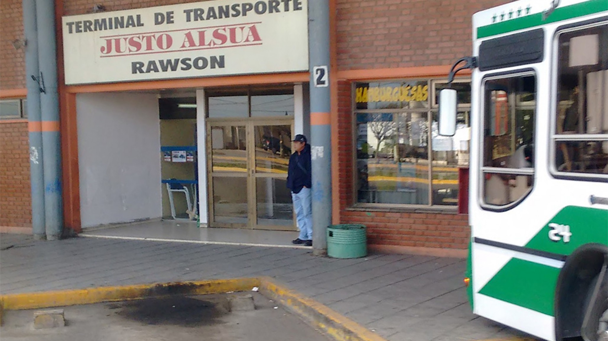 Indignante: Una pareja de ciegos oriunda de Comodoro fue asaltada en la terminal de Rawson