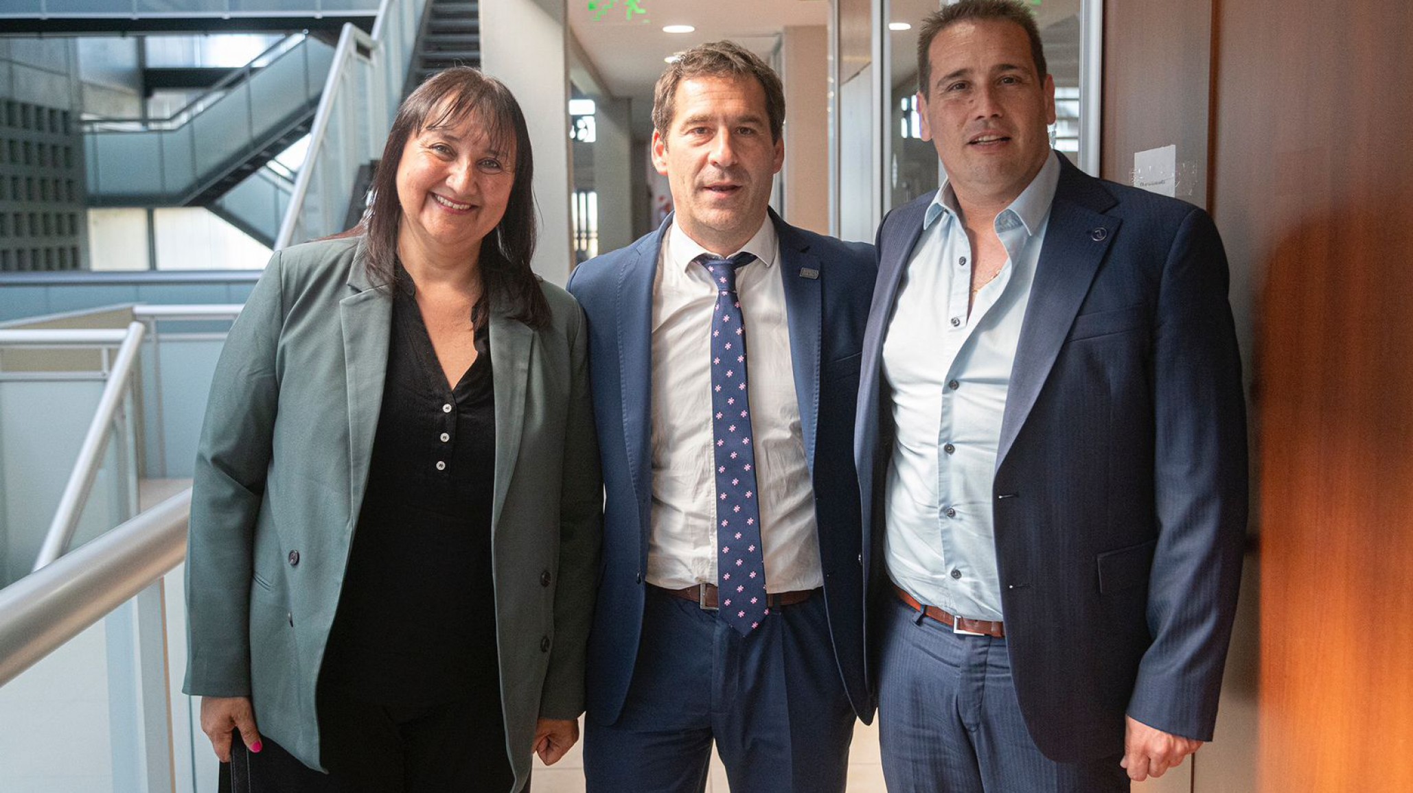 Luque acompañó la asunción de Ignacio Torres: "En un gesto de reconocer que la provincia necesita que seamos todos más generosos"