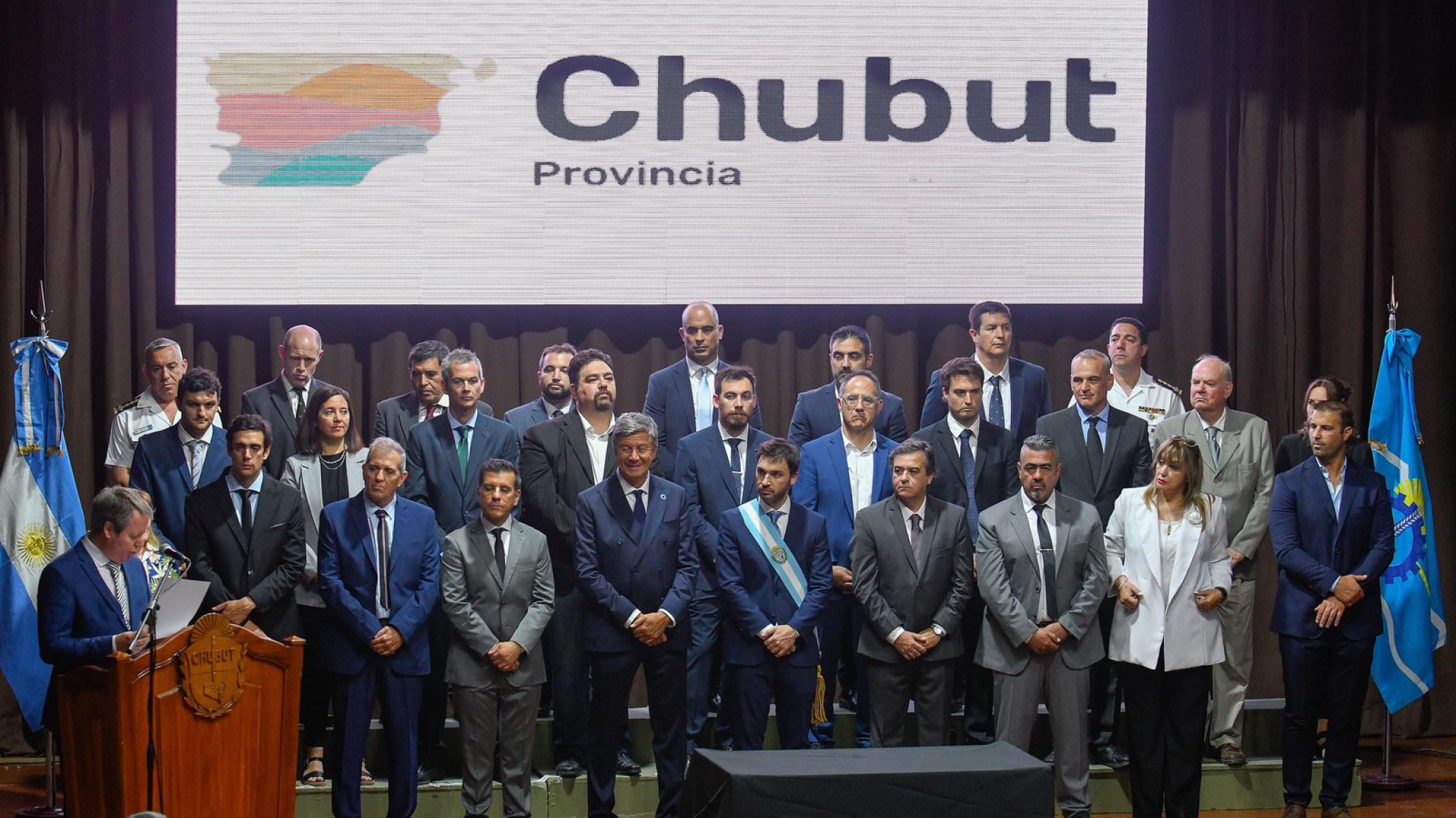 Torres les tomó juramento a los integrantes del nuevo gabinete provincial