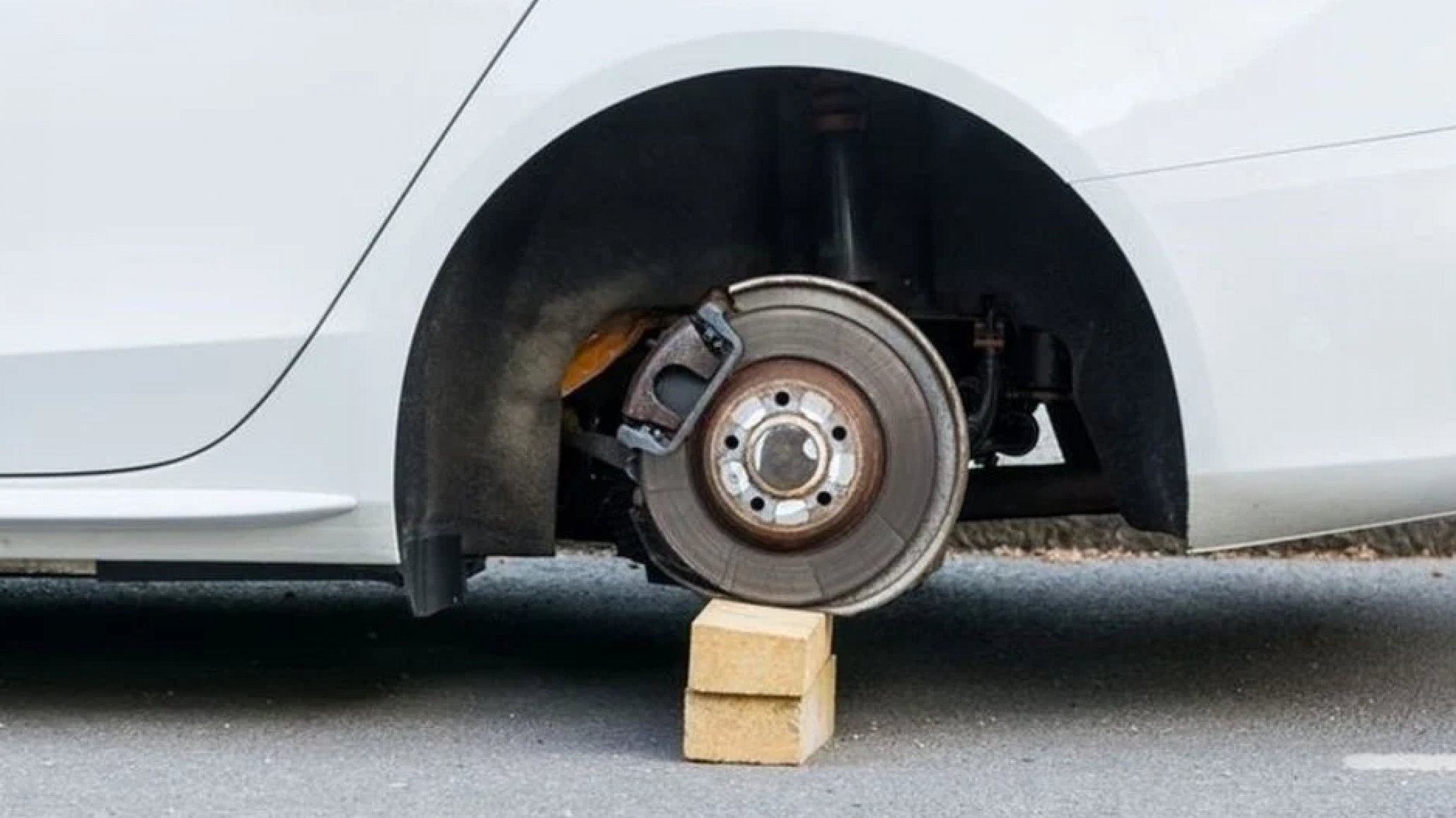 Vecinos denuncian continuos robos y peligrosas "picadas" nocturnas