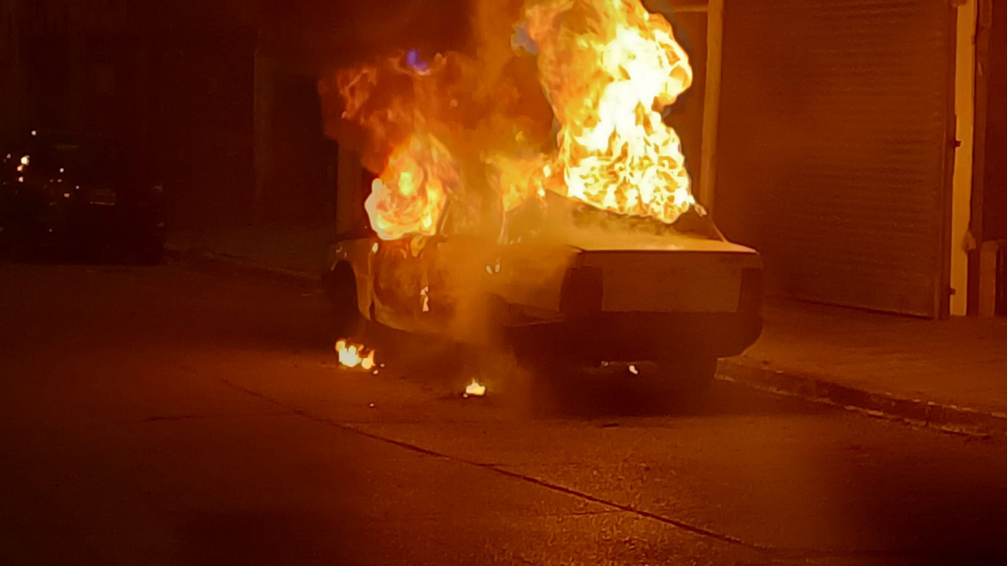 Se incendió un auto en Madryn ¿Fue intencional?