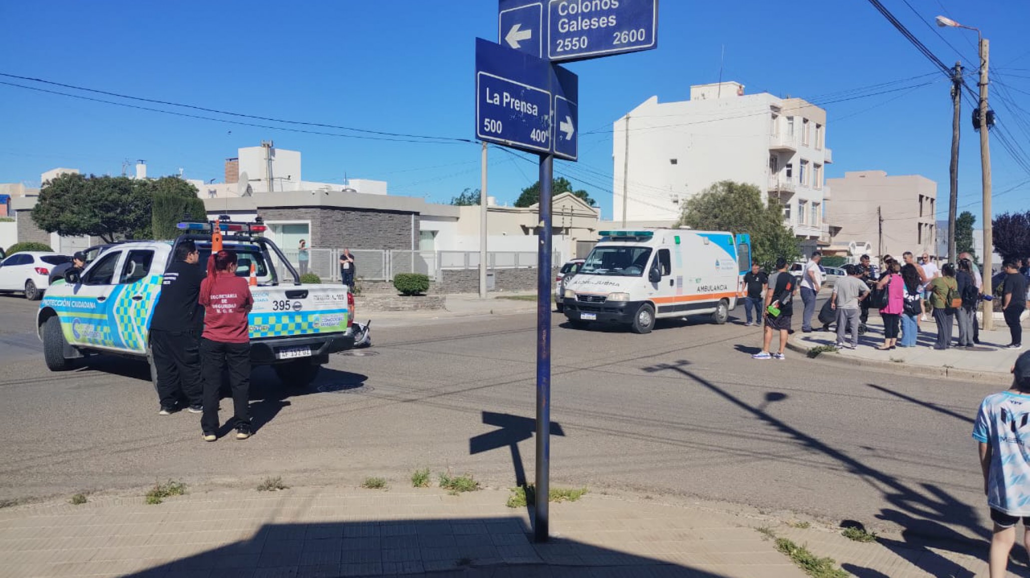Accidente deja un herido: Choque entre una moto y una camioneta