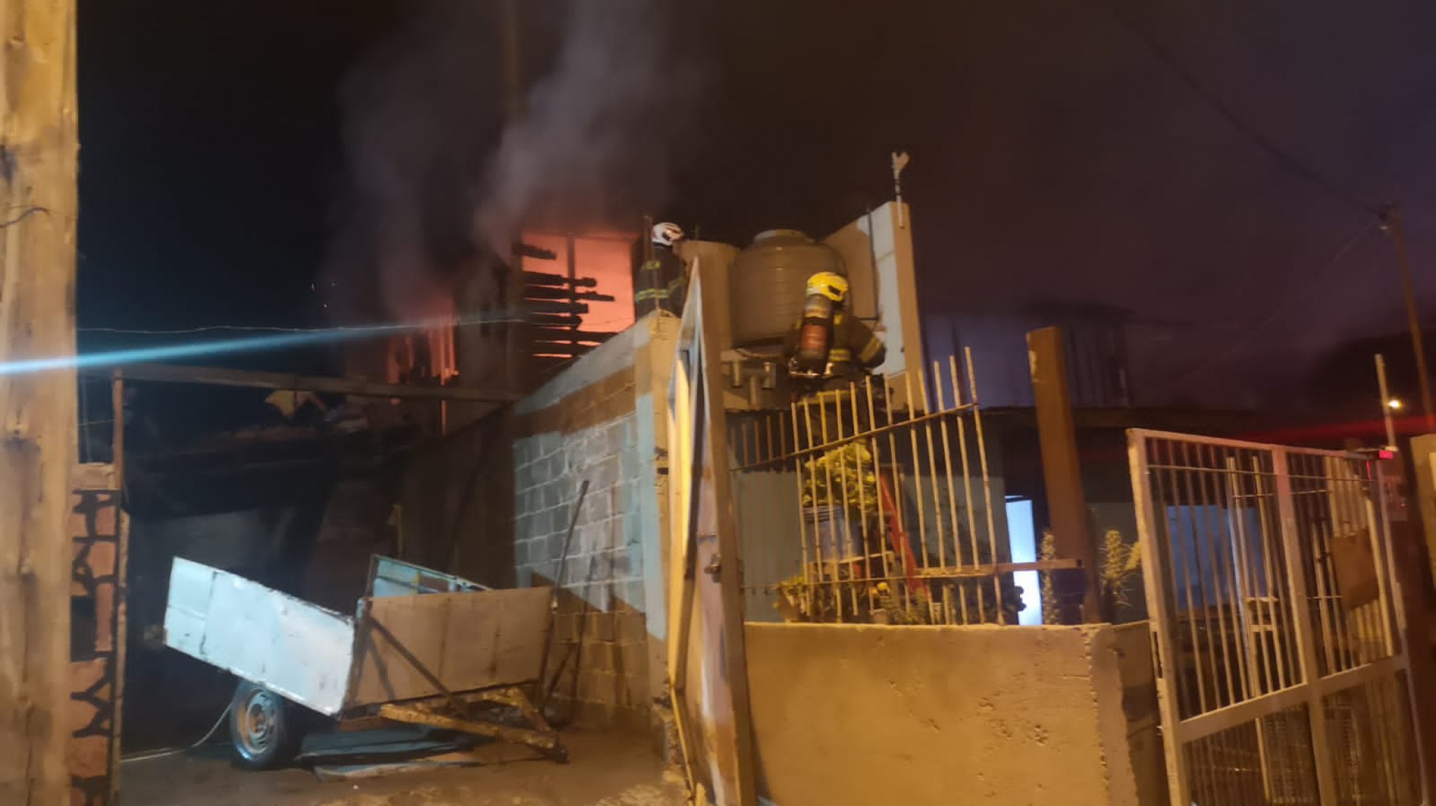Incendio fatal: murió adolescente de 13 años y su abuela y hermanos terminaron en el hospital