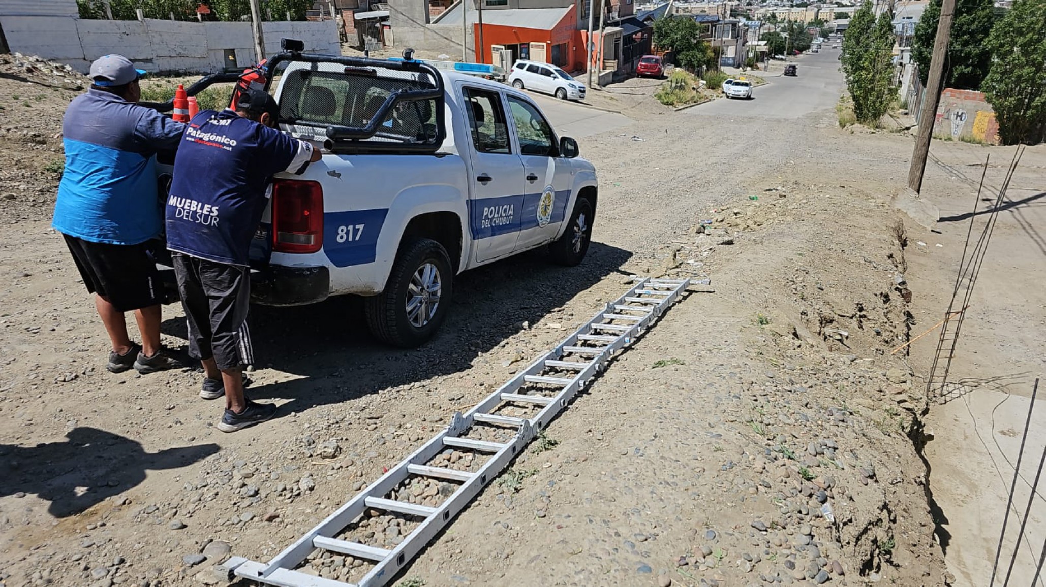 ¡No aprenden más! Dos detenidos por robar cables del alumbrado público