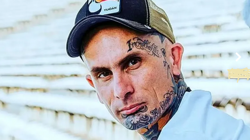 Video: ¡Otra vez el cantante de Ke Personaje en una pelea callejera!