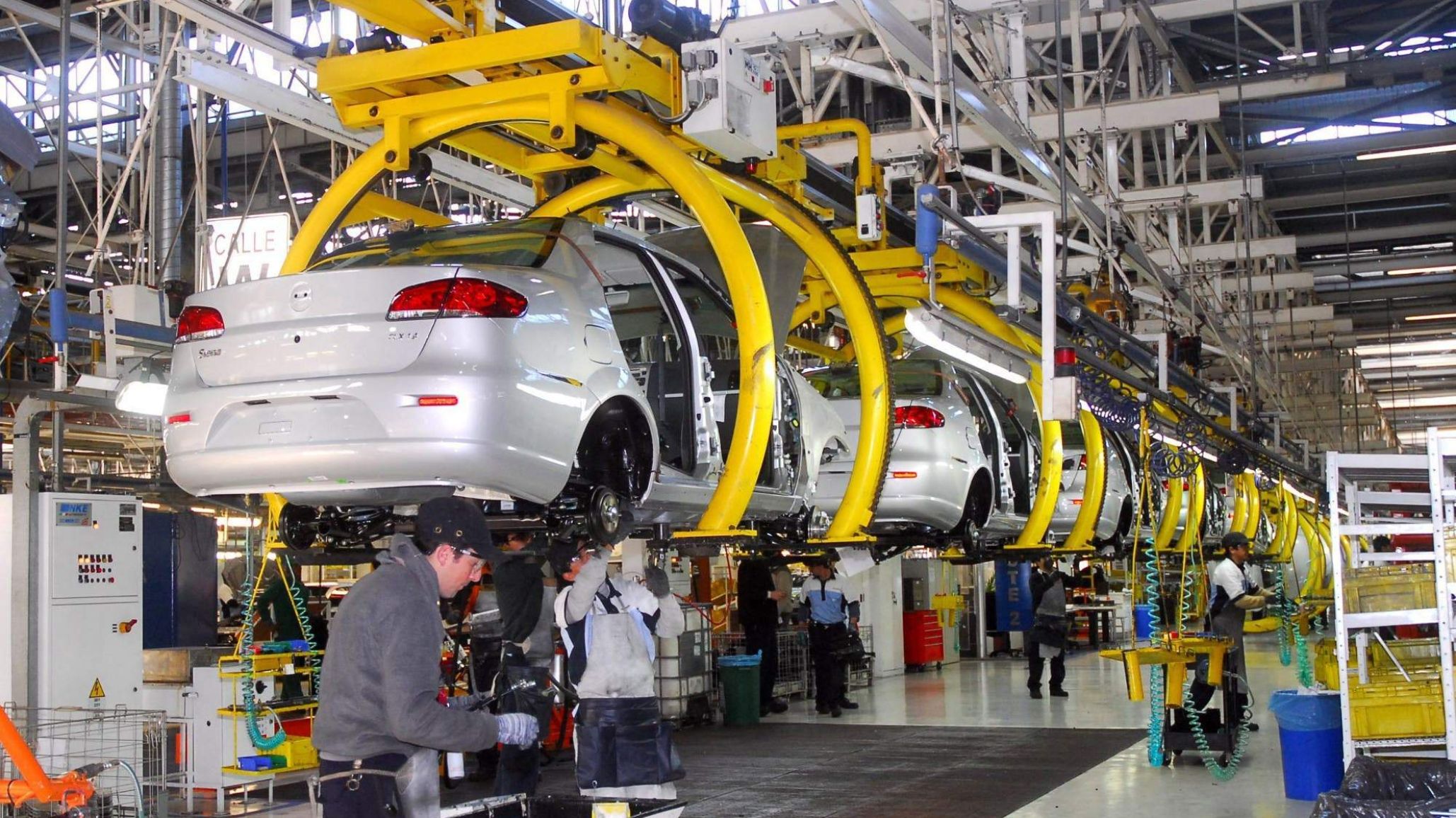 Renault, Nissan, Volkswagen y General Motors detienen su producción por falta de insumos