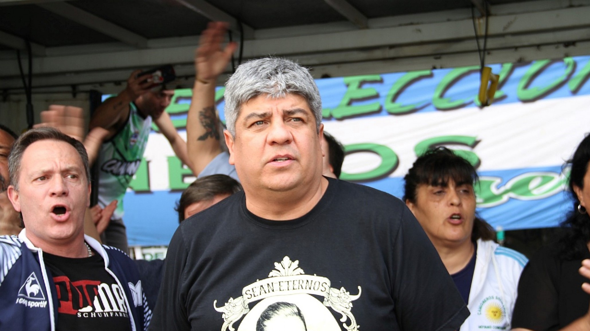 Pablo Moyano: "los trabajadores van a llevar en andas al ministro de Economía, pero para tirarlo al Riachuelo"