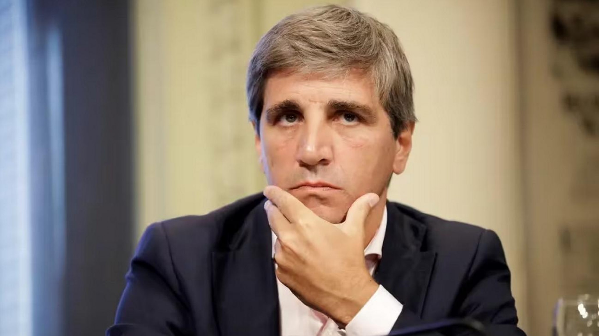Luis Caputo absorberá el Ministerio de Infraestructura