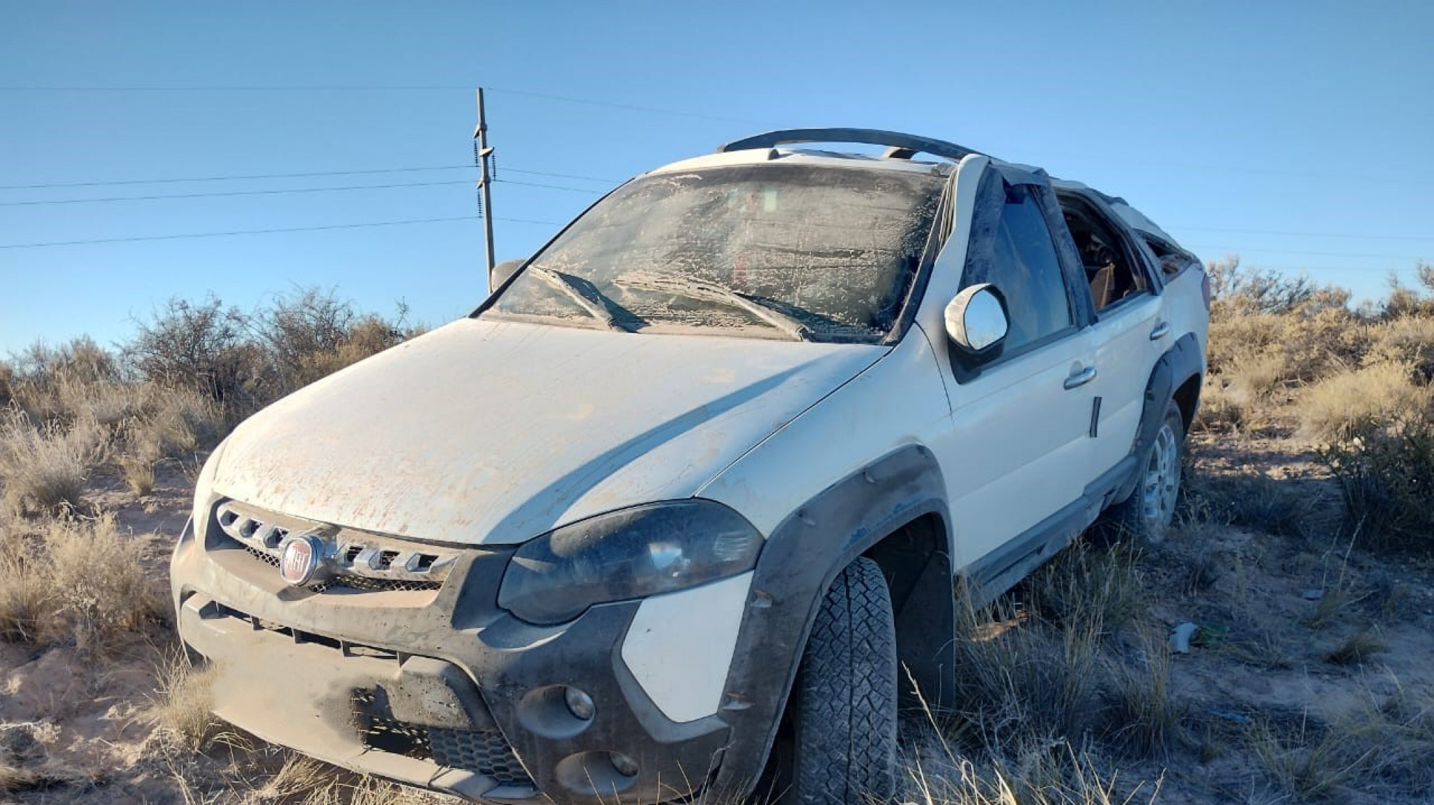 Familia vuelca sobre la Ruta Nacional 25 a la altura de Dique Florentino Ameghino