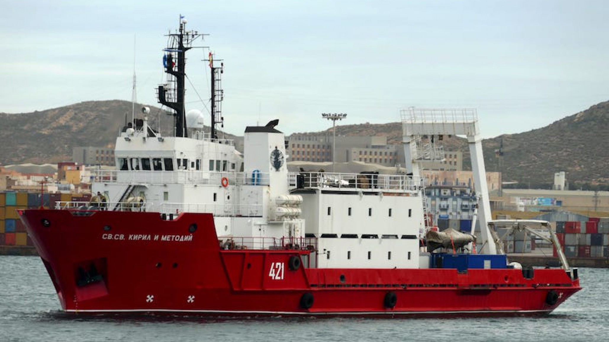 Atraca en el Puerto de Comodoro un buque científico búlgaro proveniente de la Antártida