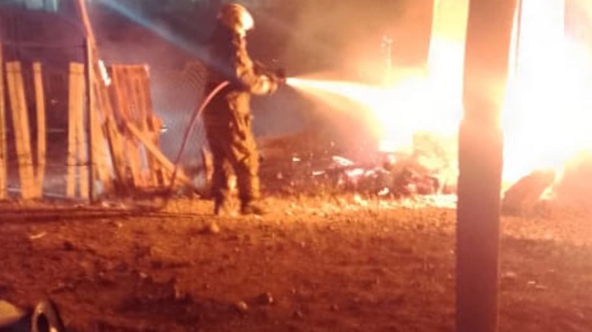 Murió una mascota en un incendio, el dueño dormía luego de ingerir bebidas alcohólicas