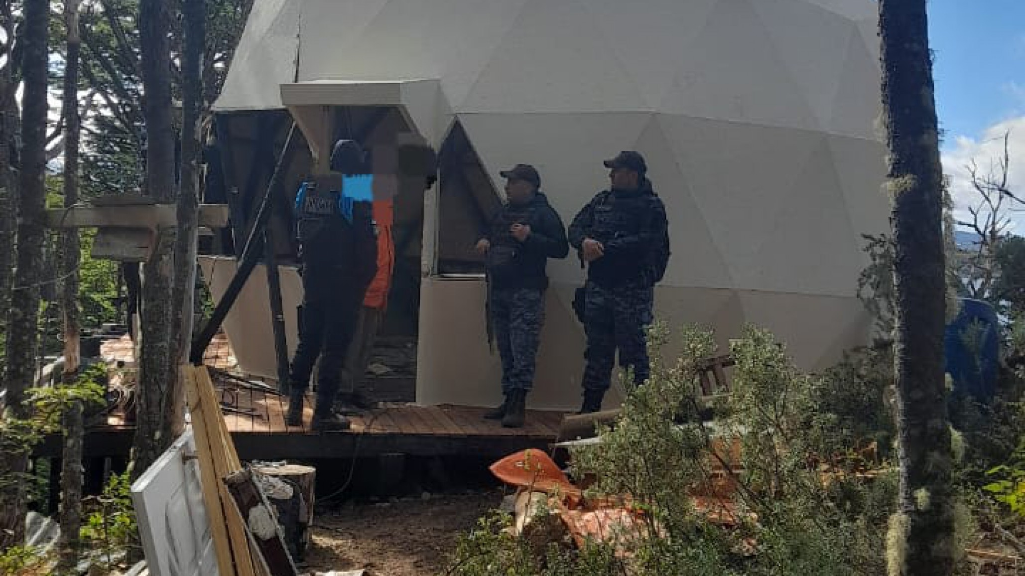 Usurpación top: Ya tenían preparado el domo