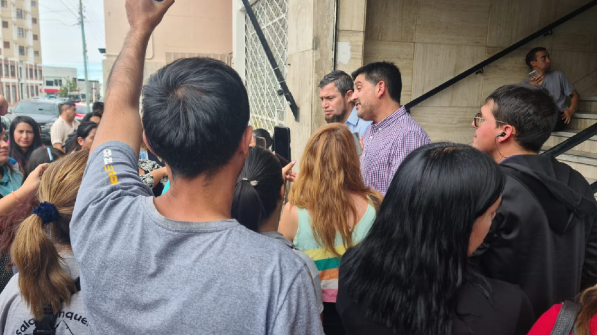 Vecinos reclamaron ante el fiscal y la Brigada de Investigaciones por estafa de viviendas