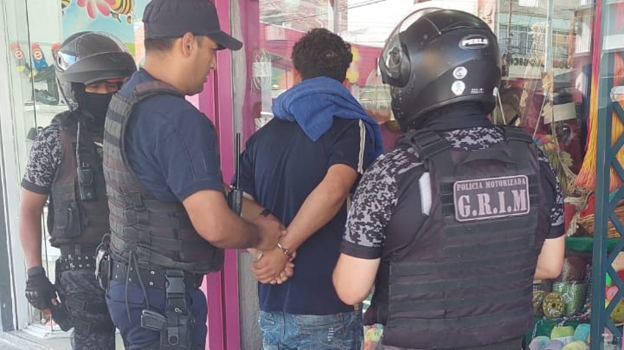 Ladrón es detenido luego de robar en un local y darse a la fuga