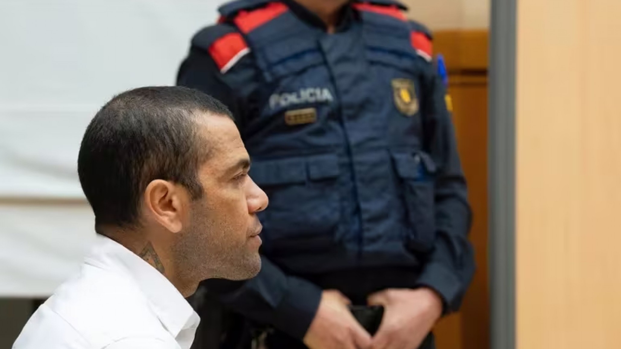 Dani Alves fue condenado por violar a una joven en una discoteca